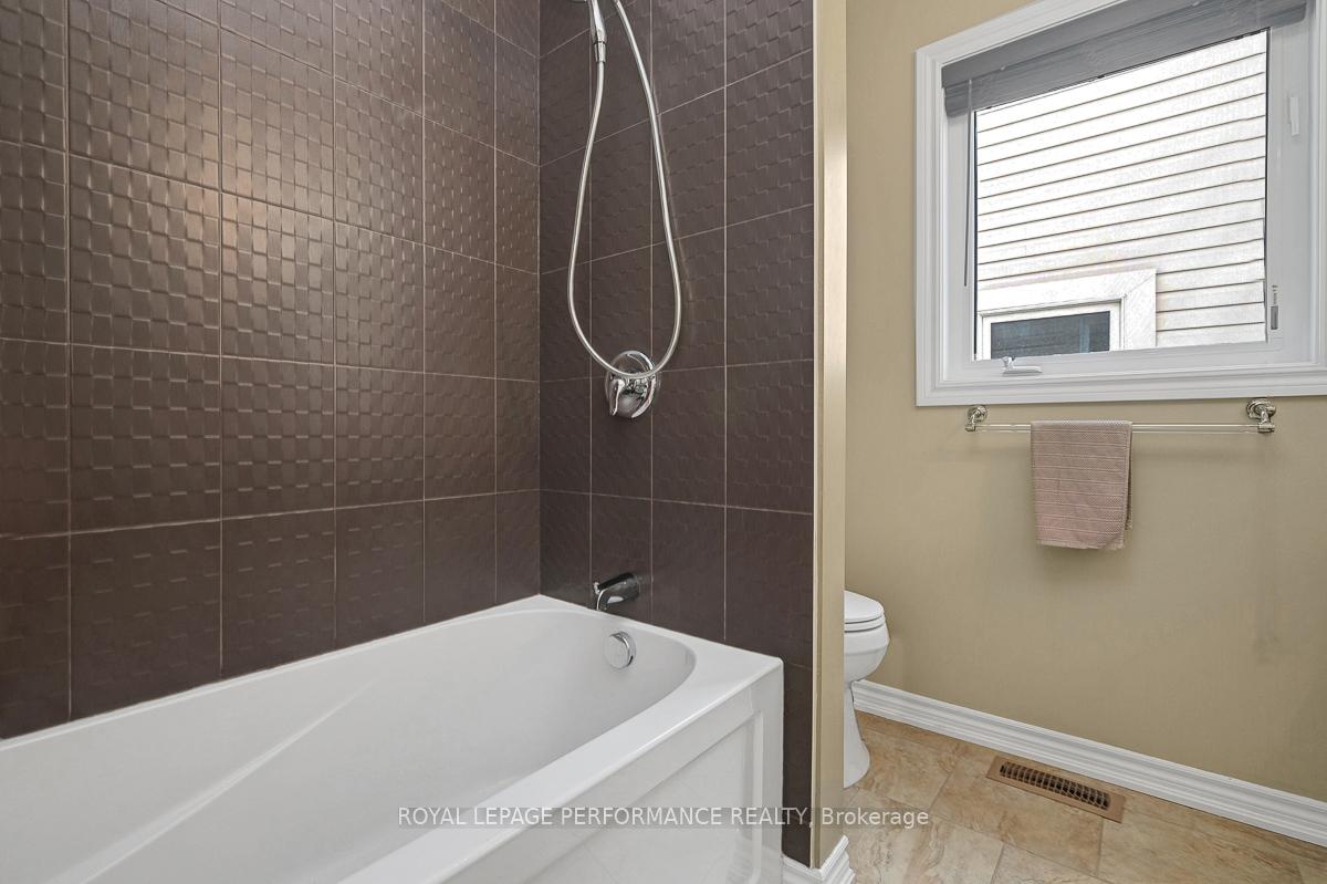 Photo 18 of 417 Meadowhawk Crescent, Ottawa, Barrhaven - Stonebridge — HOMEH