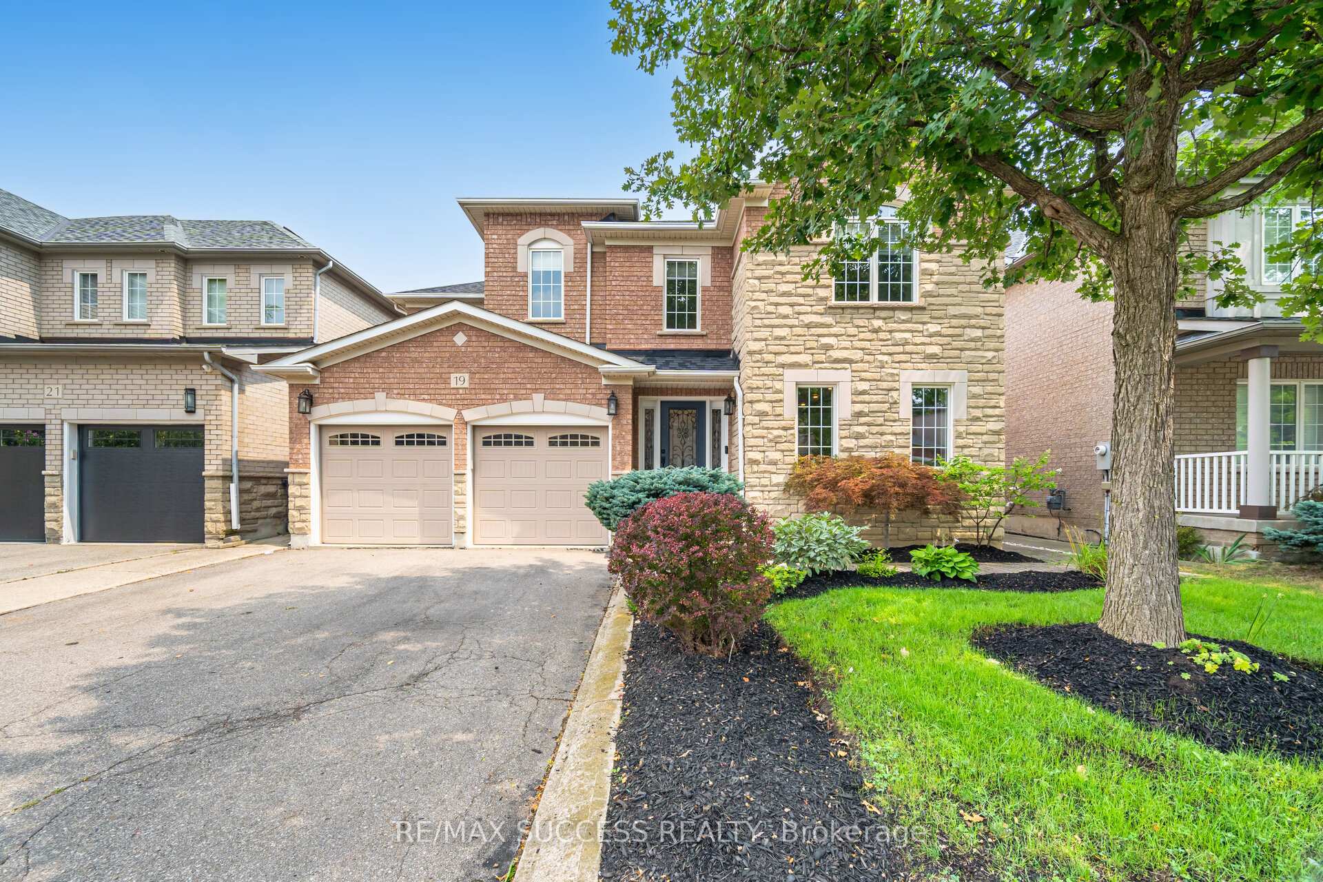 Front of 19 Sawston Circle