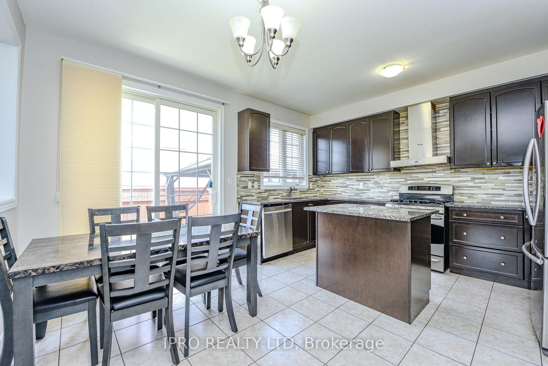 Photo 3 of 44 Templehill Road, Brampton, Sandringham-Wellington — HOMEH