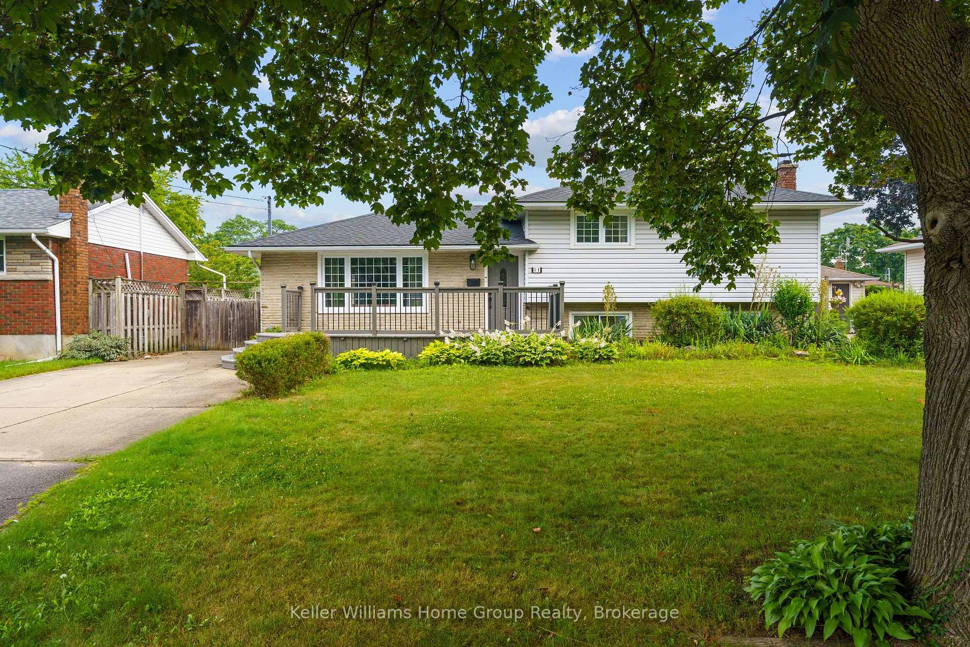 Photo 1 of 11 Kilbourne Crescent, St. Catharines, Bunting/Linwell — HOMEH