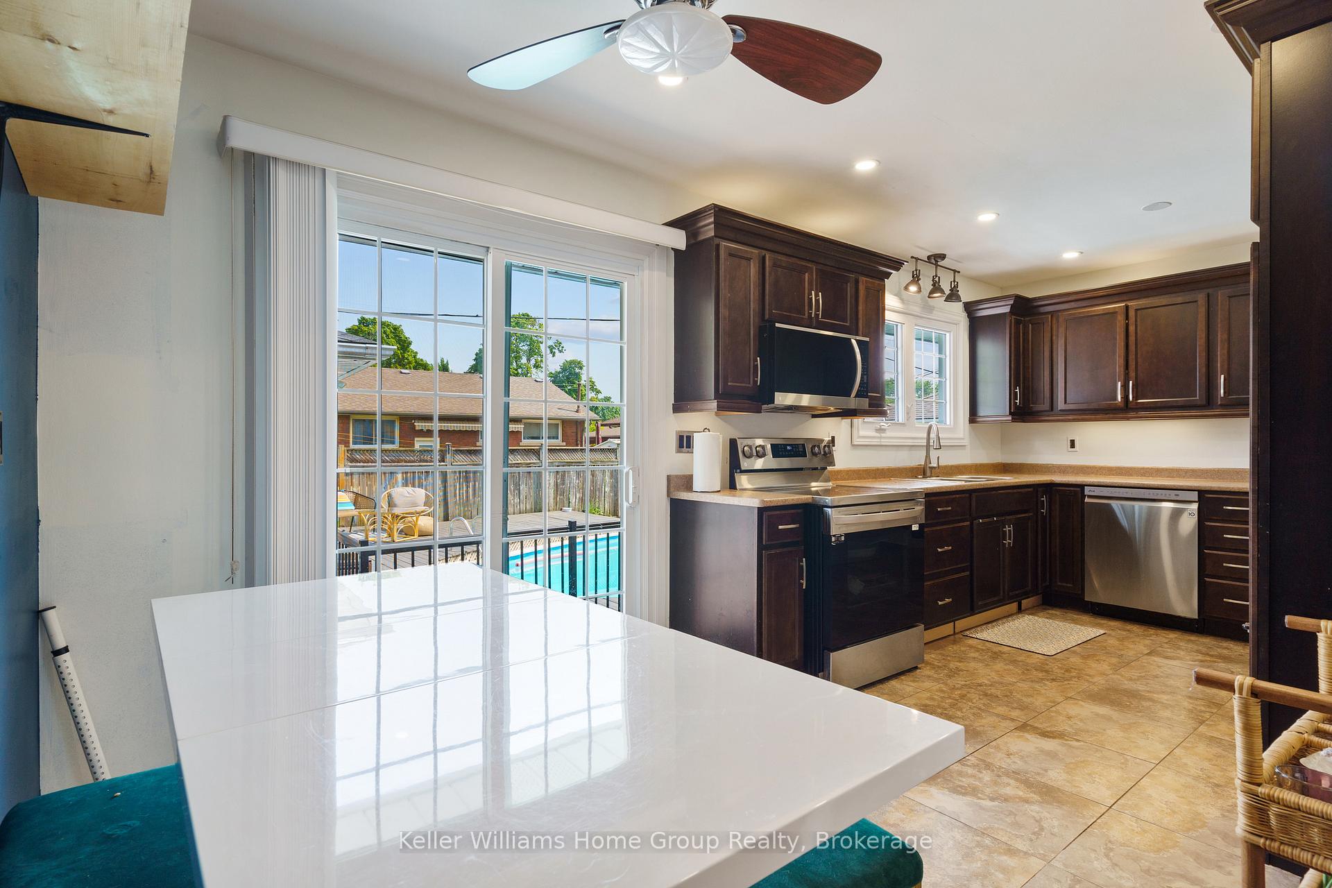 Photo 9 of 11 Kilbourne Crescent, St. Catharines, Bunting/Linwell — HOMEH