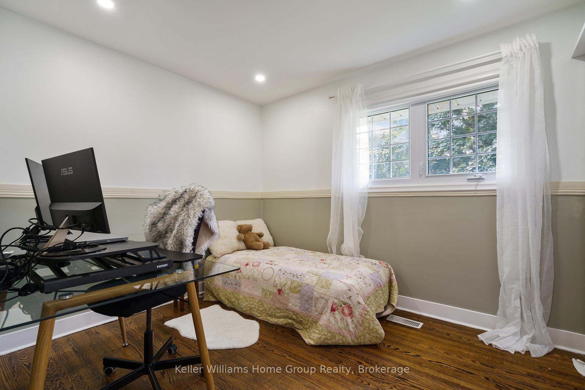 Photo 17 of 11 Kilbourne Crescent, St. Catharines, Bunting/Linwell — HOMEH