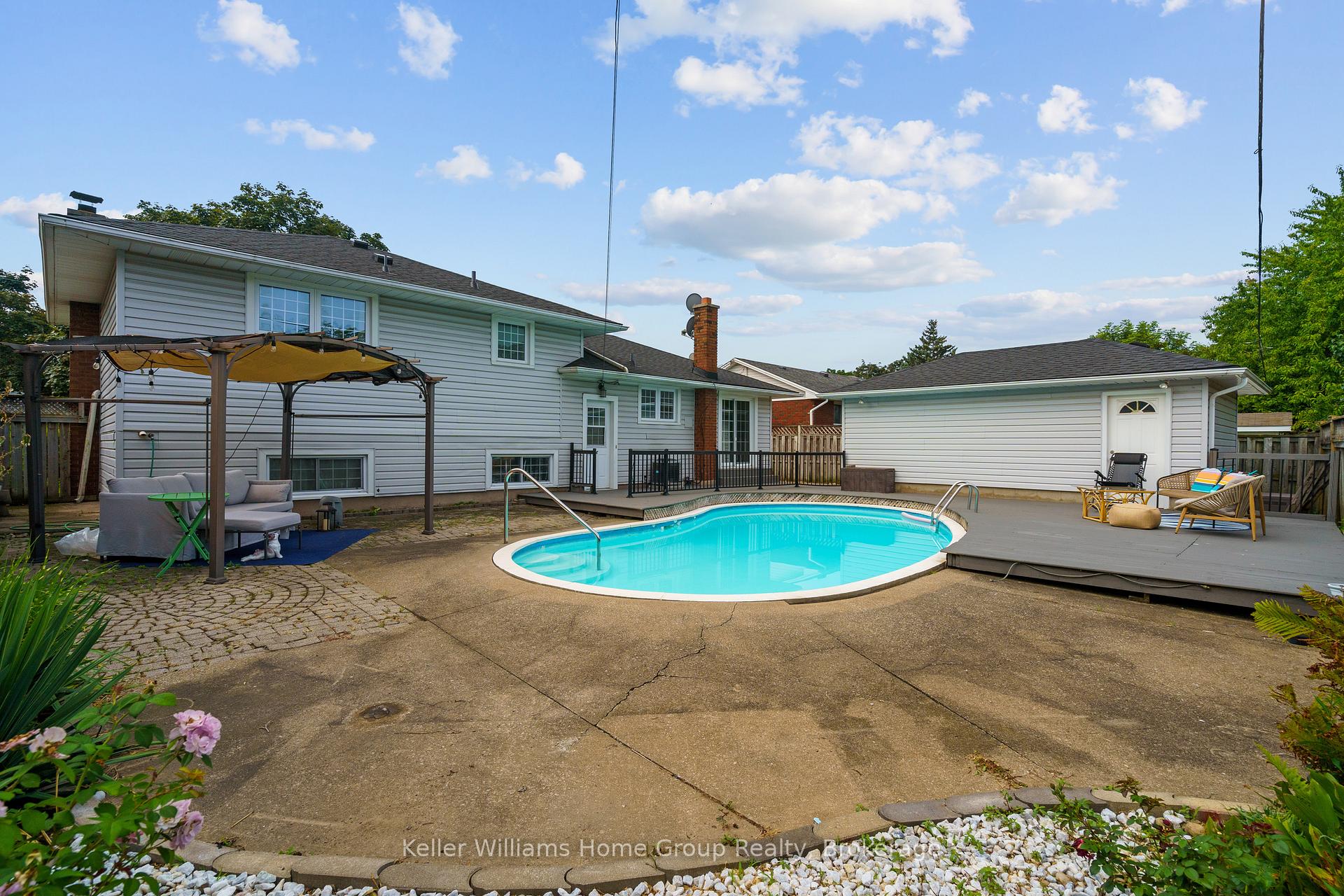 Photo 29 of 11 Kilbourne Crescent, St. Catharines, Bunting/Linwell — HOMEH