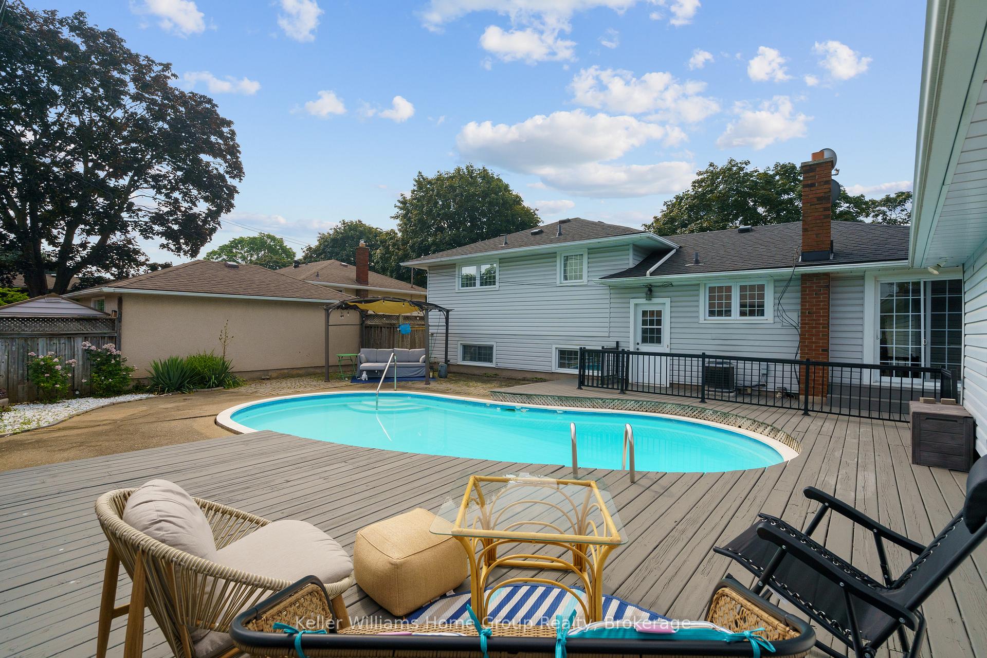 Photo 30 of 11 Kilbourne Crescent, St. Catharines, Bunting/Linwell — HOMEH