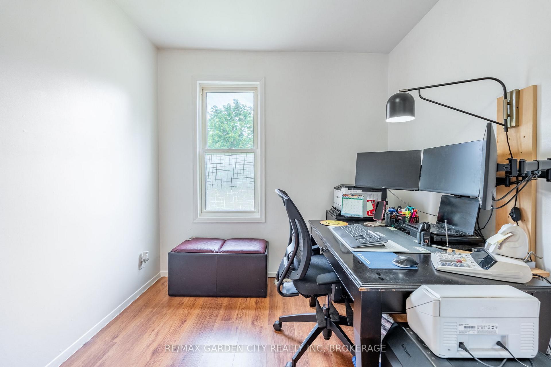 Photo 14 of 18 Glen Avenue, St. Catharines, Western Hill — HOMEH
