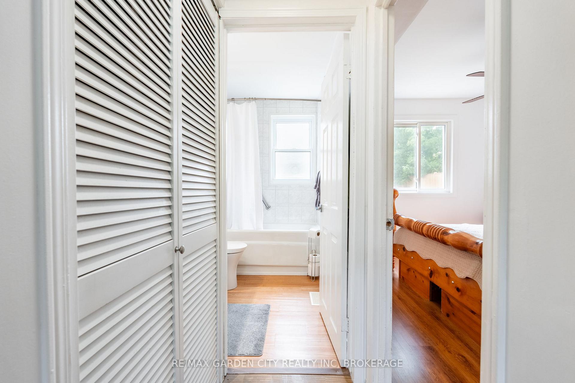 Photo 16 of 18 Glen Avenue, St. Catharines, Western Hill — HOMEH