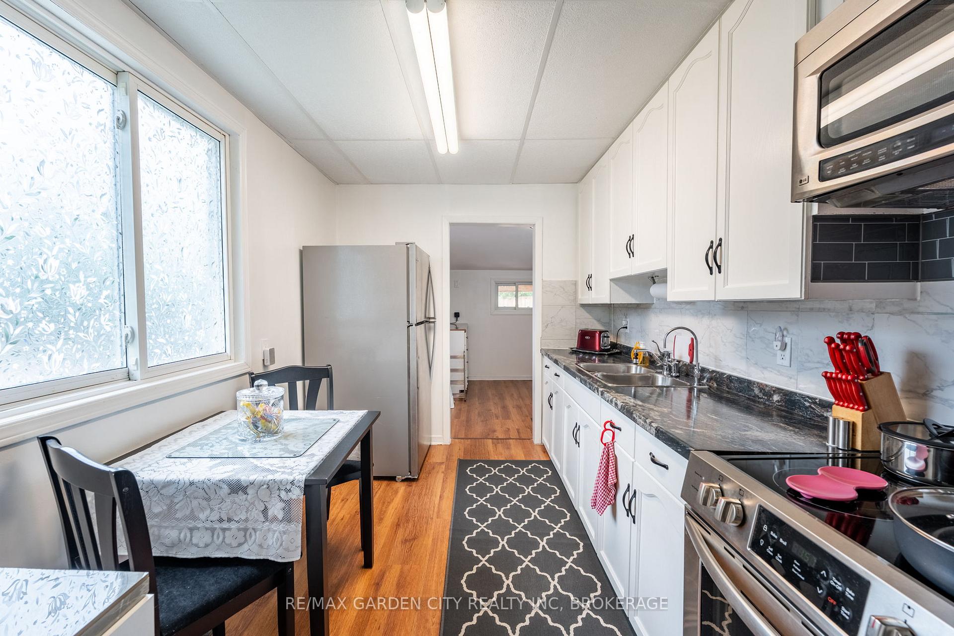 Photo 22 of 18 Glen Avenue, St. Catharines, Western Hill — HOMEH