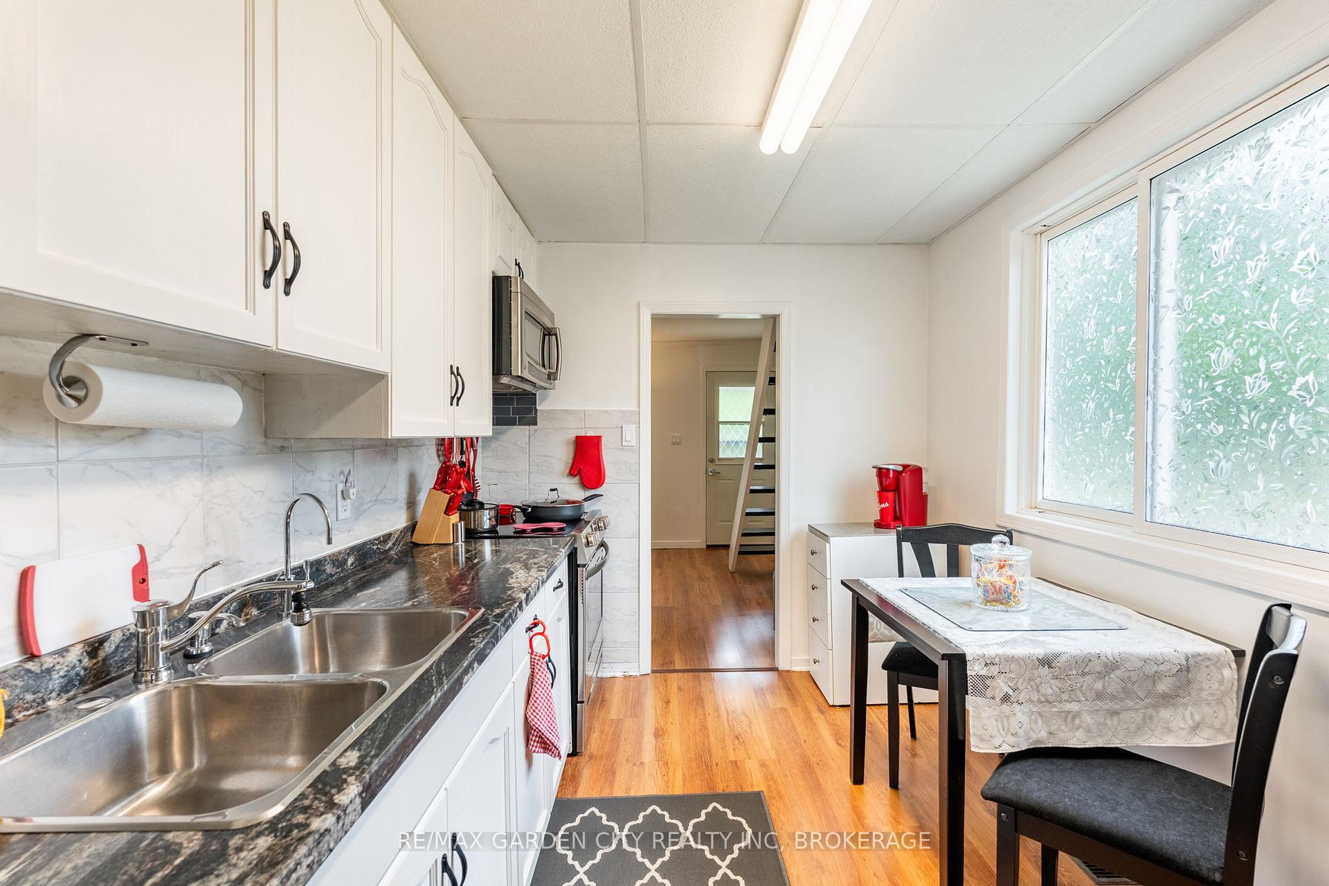 Photo 27 of 18 Glen Avenue, St. Catharines, Western Hill — HOMEH