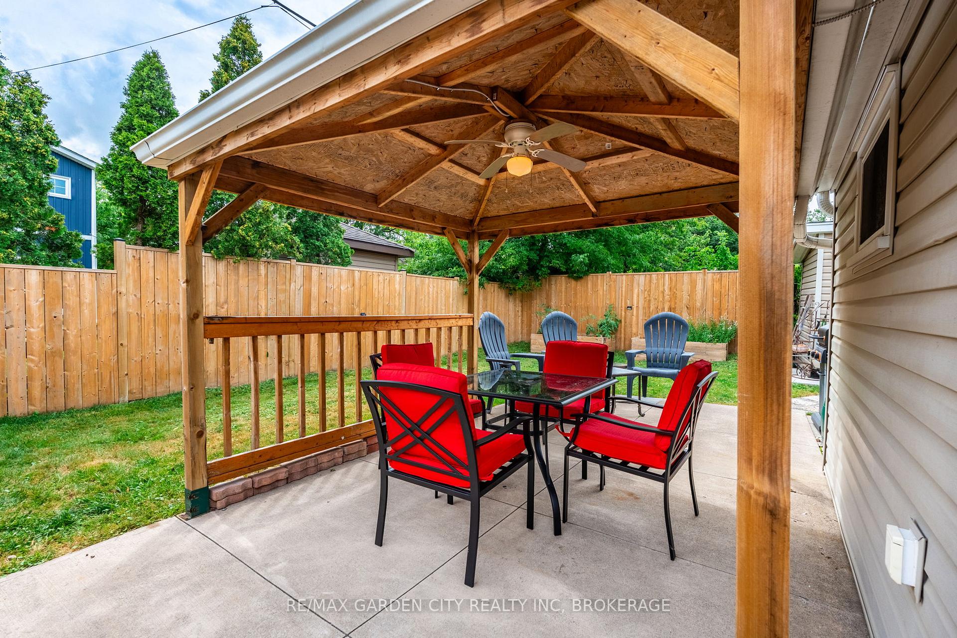 Photo 34 of 18 Glen Avenue, St. Catharines, Western Hill — HOMEH