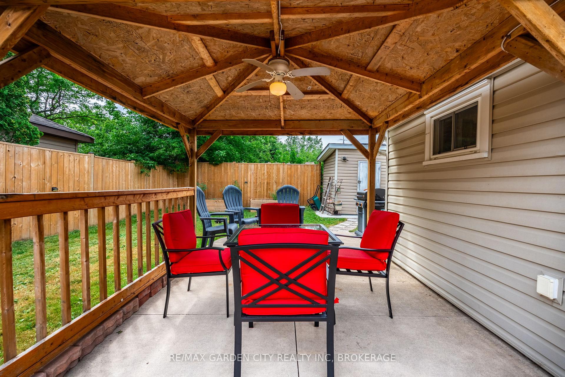 Photo 35 of 18 Glen Avenue, St. Catharines, Western Hill — HOMEH