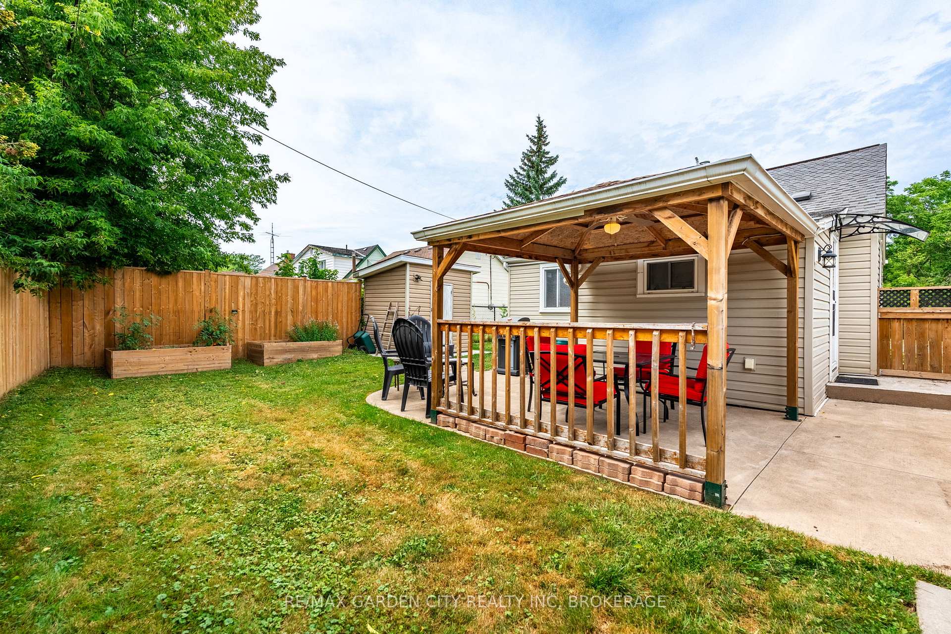 Photo 36 of 18 Glen Avenue, St. Catharines, Western Hill — HOMEH