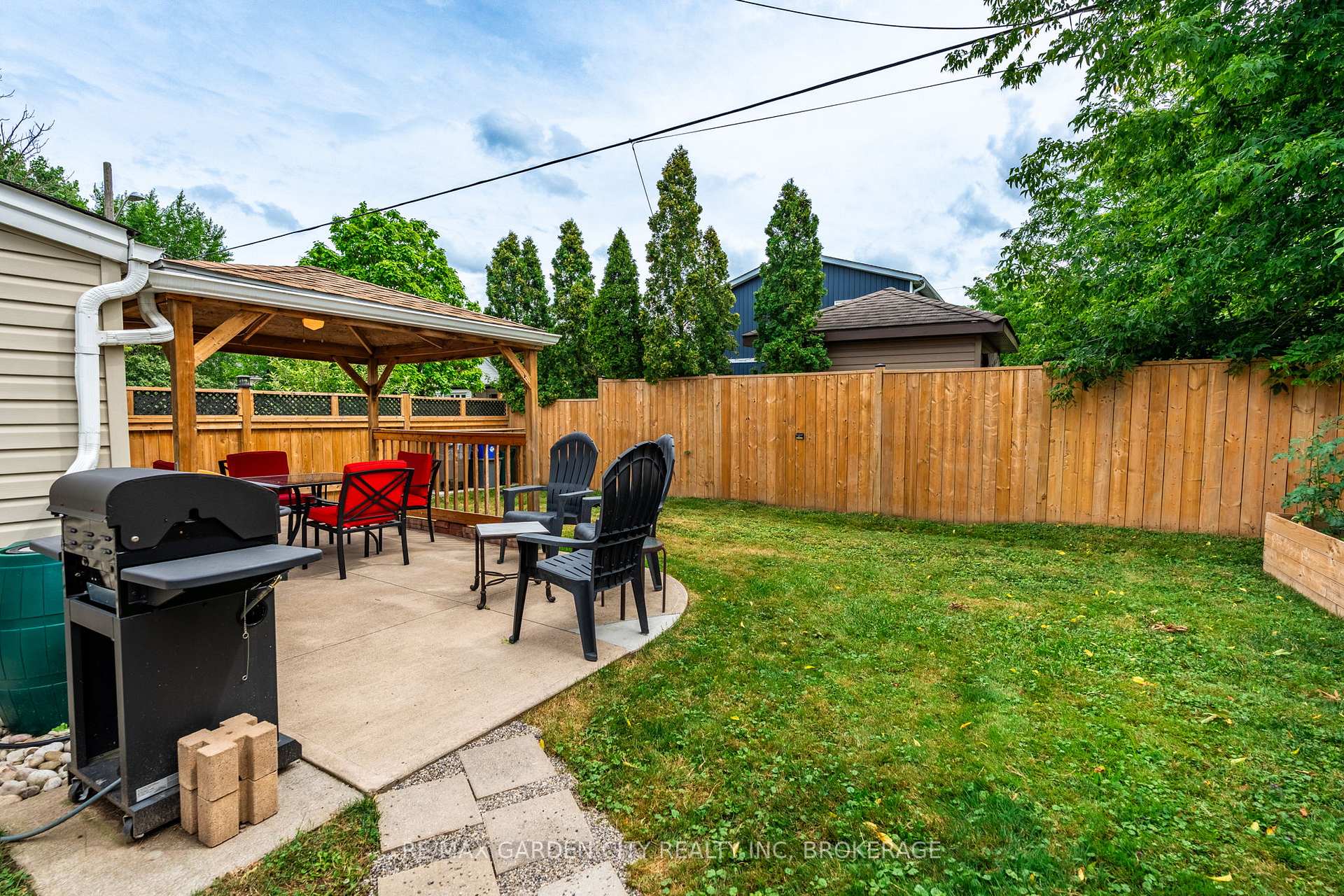 Photo 39 of 18 Glen Avenue, St. Catharines, Western Hill — HOMEH