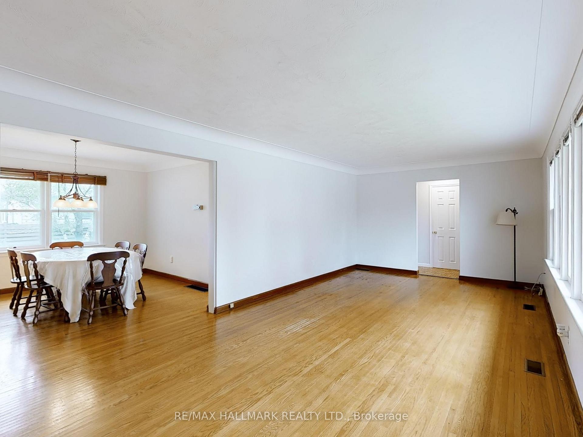 Photo 5 of 124 Mcelroy Road E, Hamilton, Balfour — HOMEH