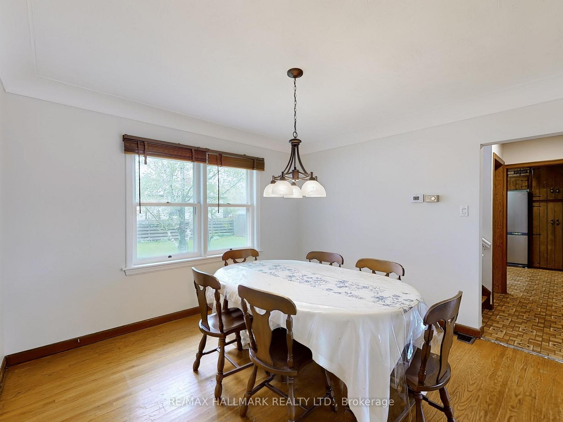 Photo 9 of 124 Mcelroy Road E, Hamilton, Balfour — HOMEH