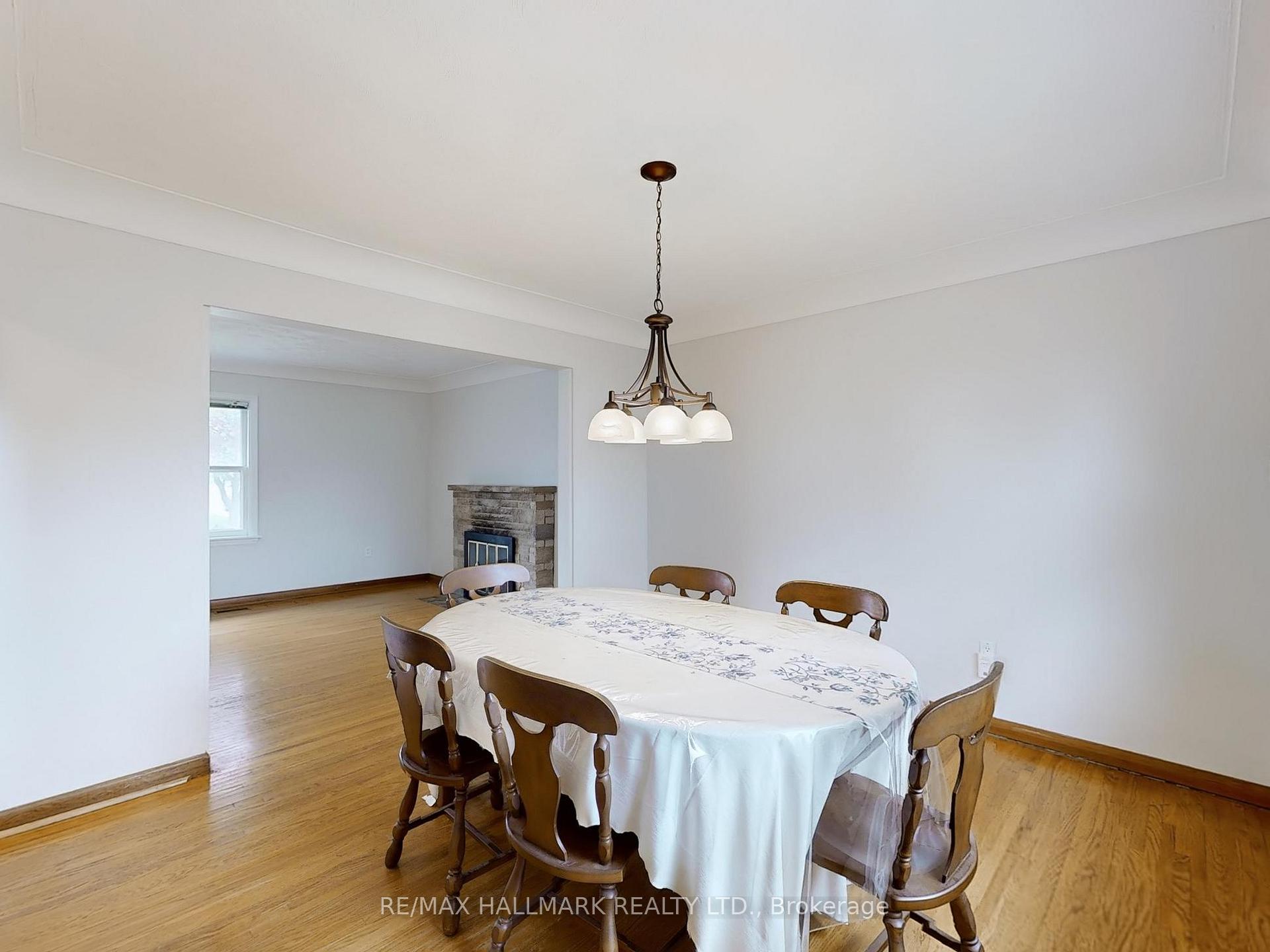 Photo 10 of 124 Mcelroy Road E, Hamilton, Balfour — HOMEH