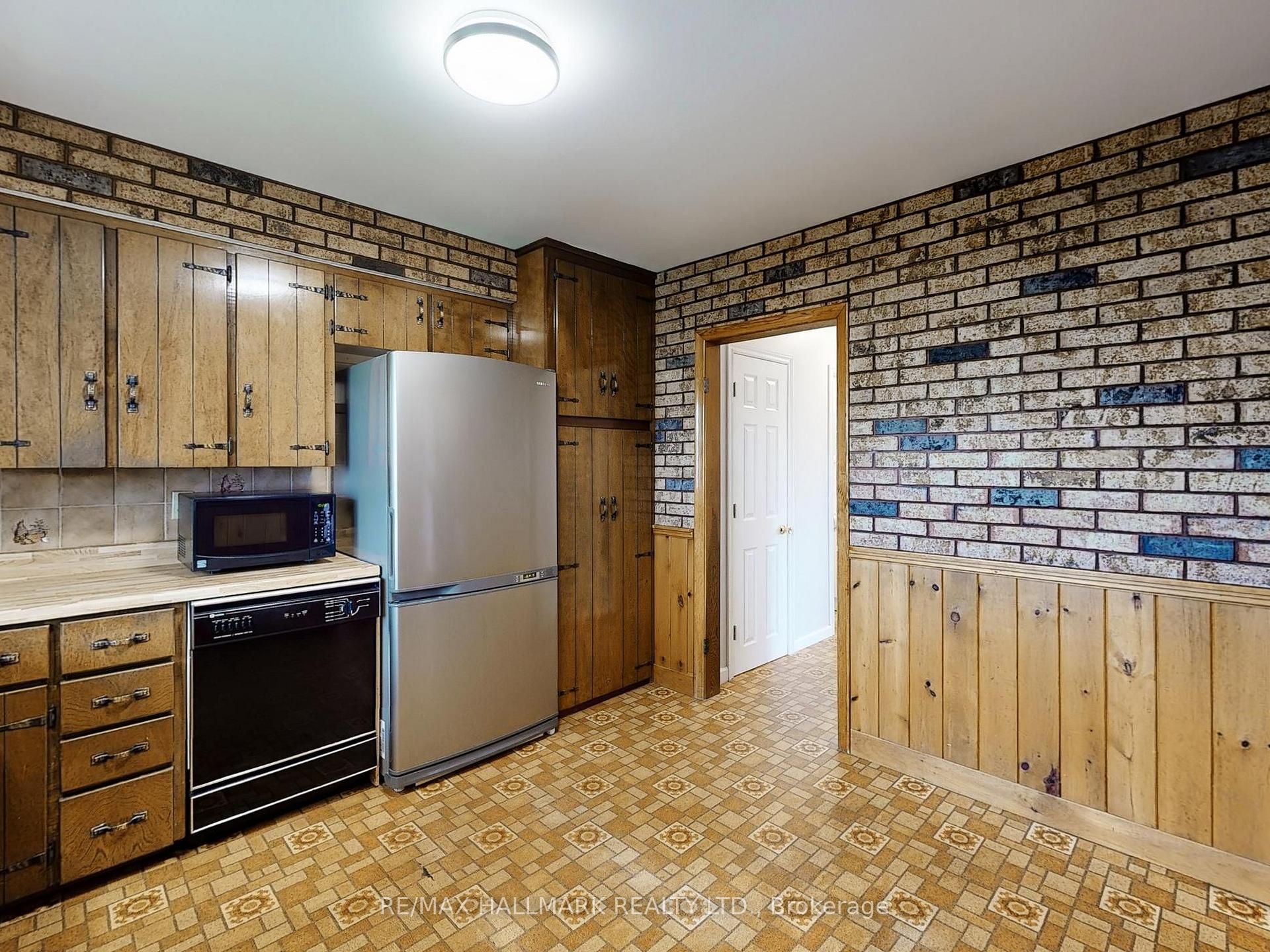 Photo 14 of 124 Mcelroy Road E, Hamilton, Balfour — HOMEH