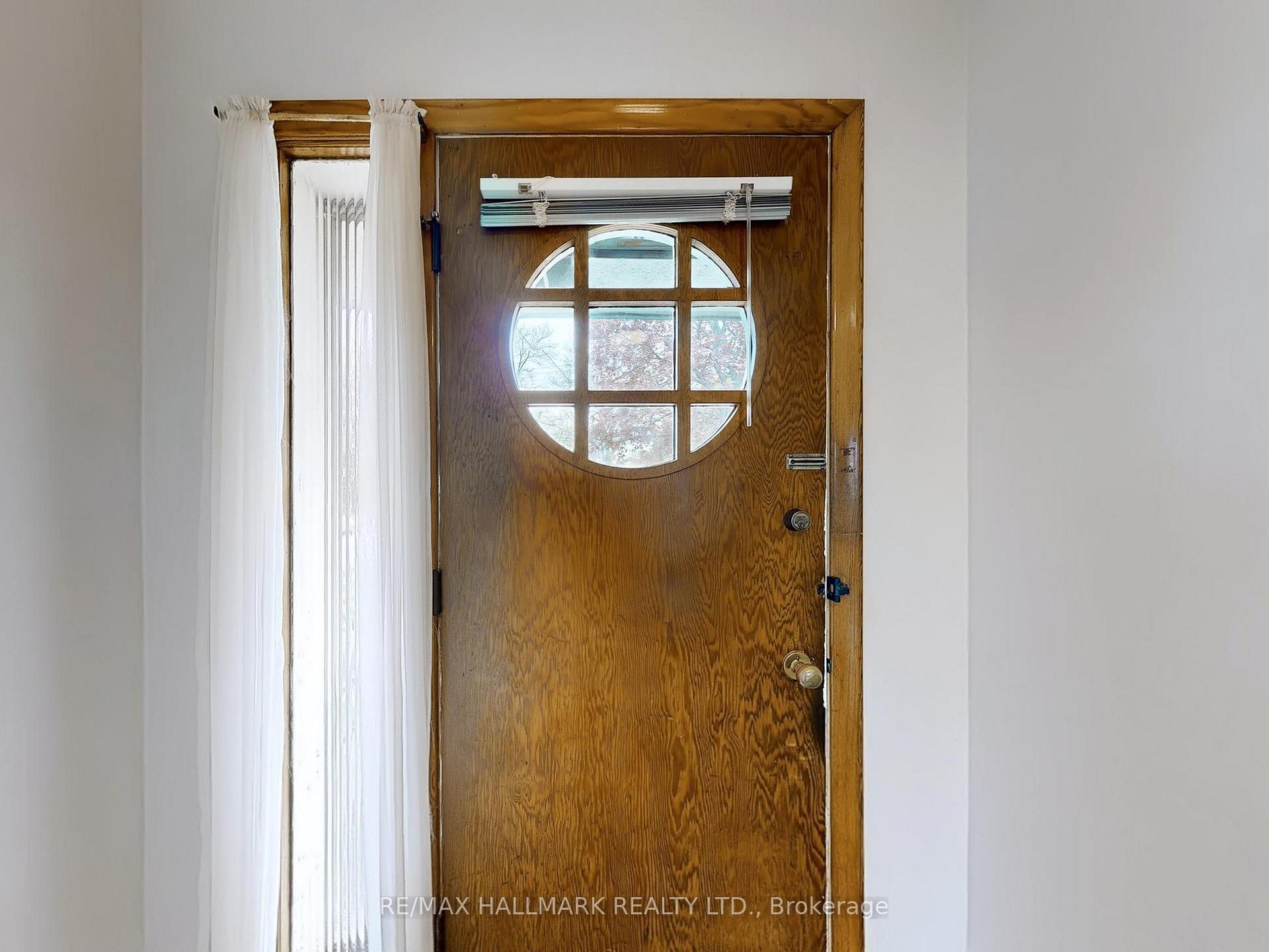 Photo 17 of 124 Mcelroy Road E, Hamilton, Balfour — HOMEH