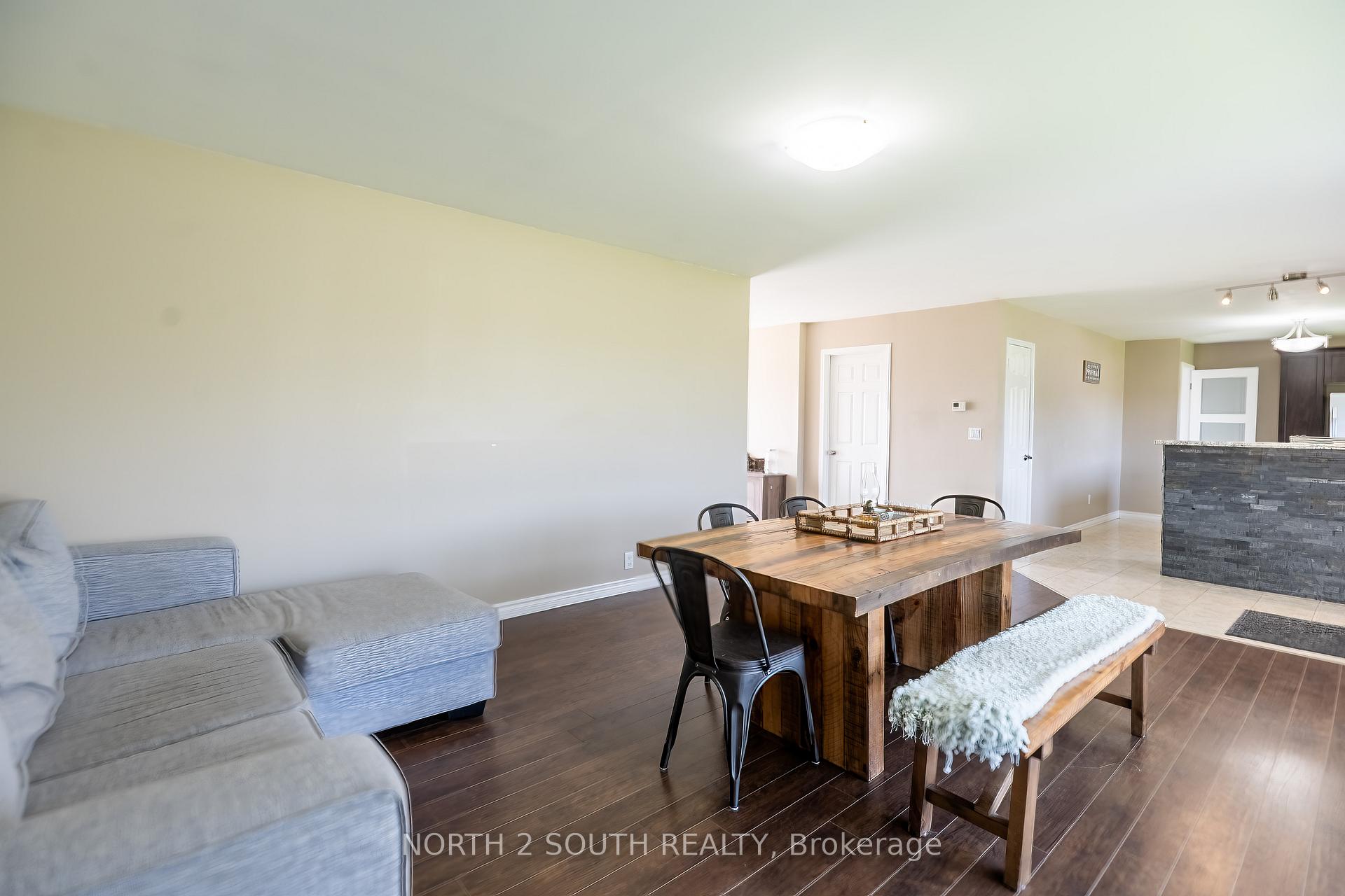 Photo 15 of 335147 Hwy 11 N, Englehart, Central Timiskaming — HOMEH
