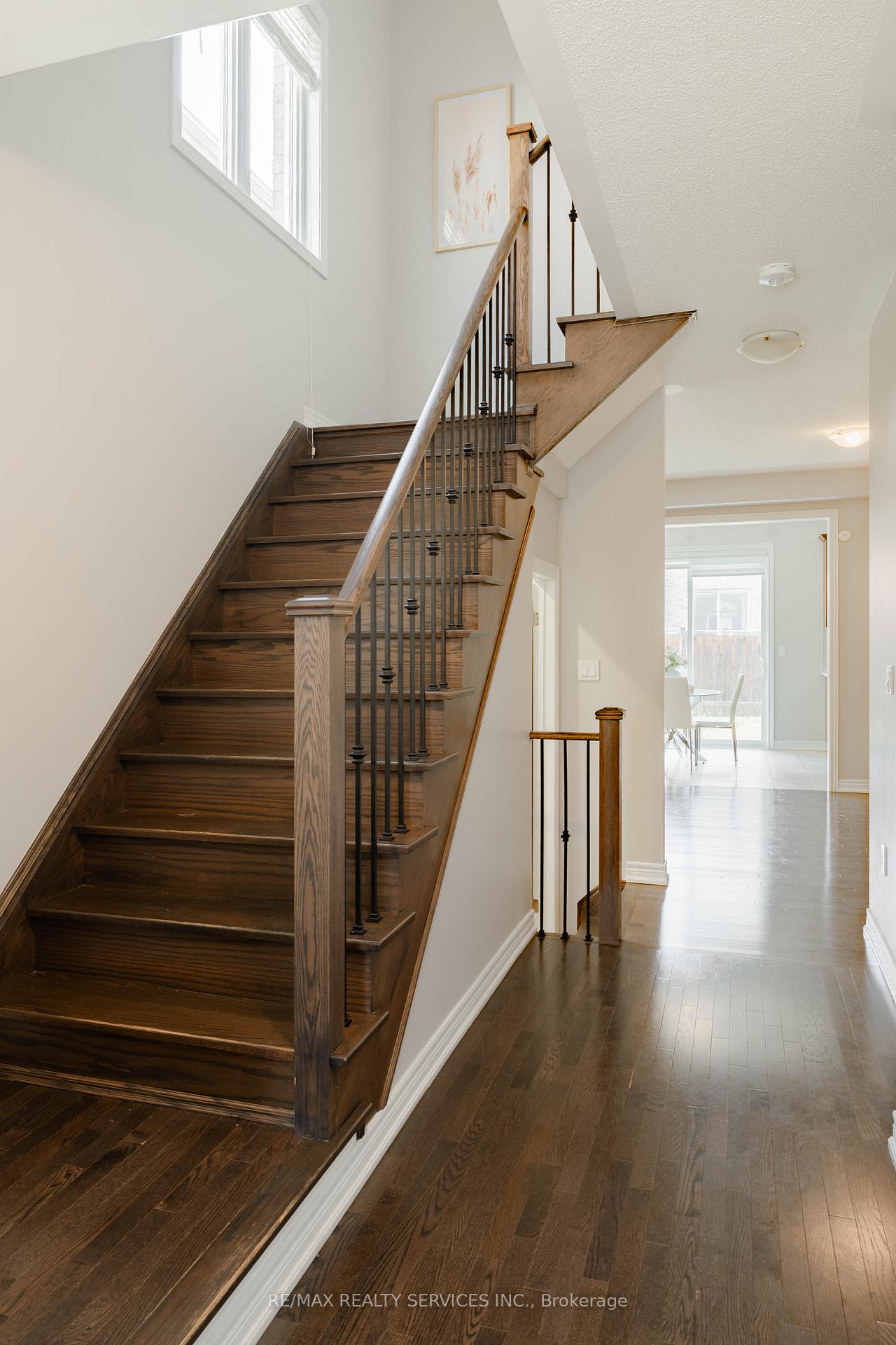 Photo 33 of 15 Ebury Drive, Brampton, Credit Valley — HOMEH