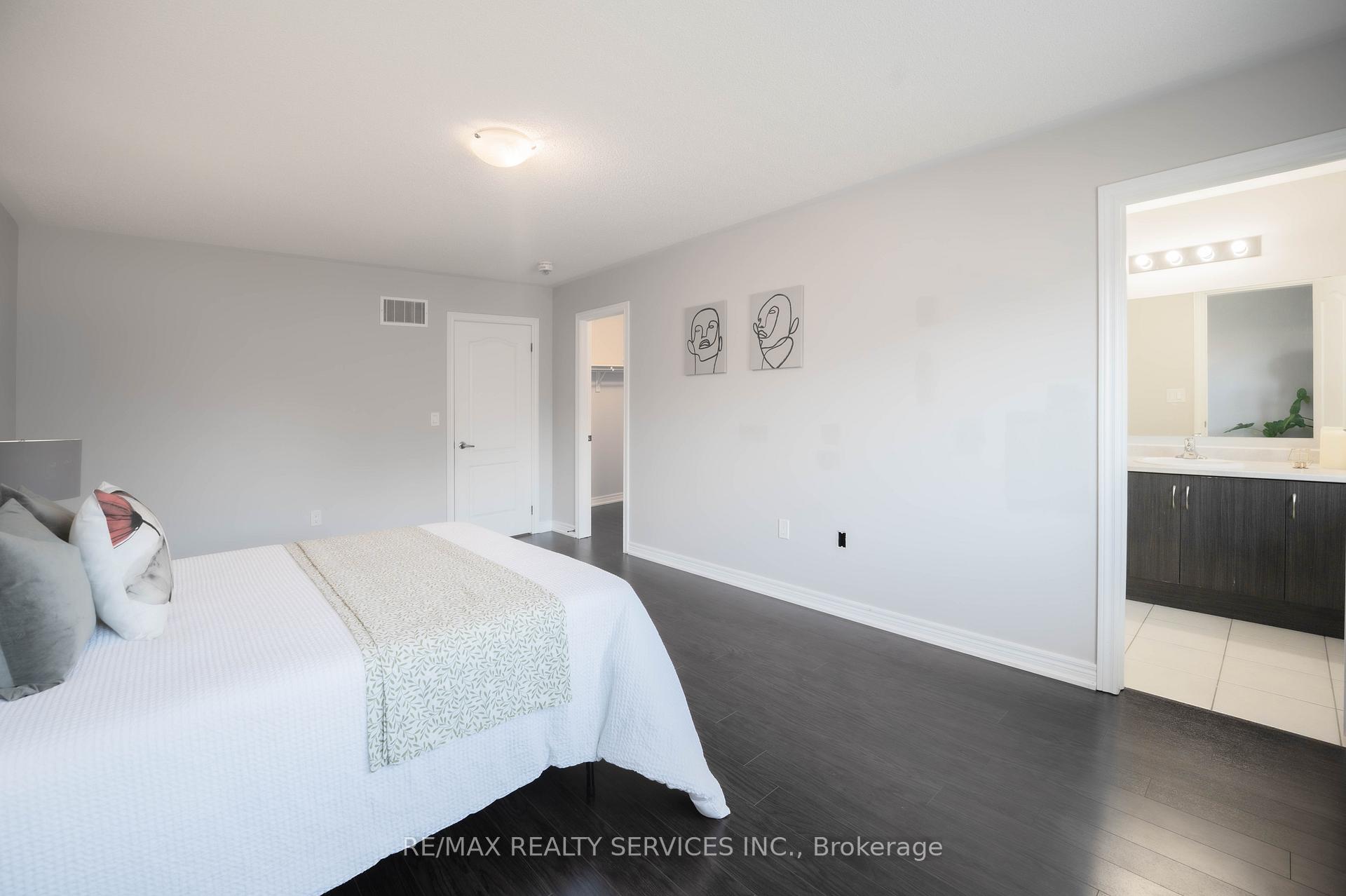 Photo 20 of 15 Ebury Drive, Brampton, Credit Valley — HOMEH