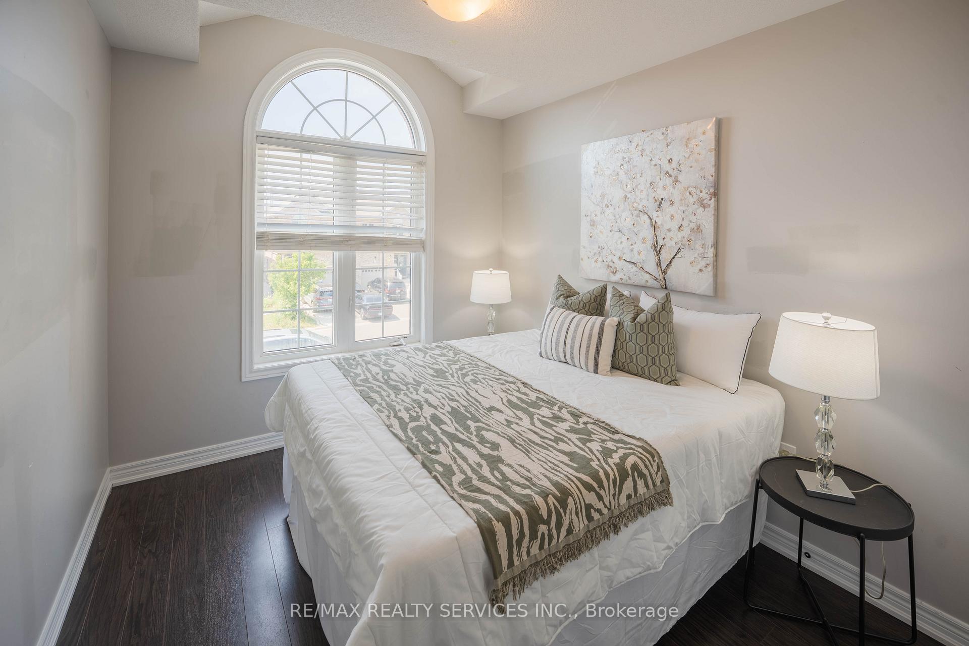 Photo 22 of 15 Ebury Drive, Brampton, Credit Valley — HOMEH