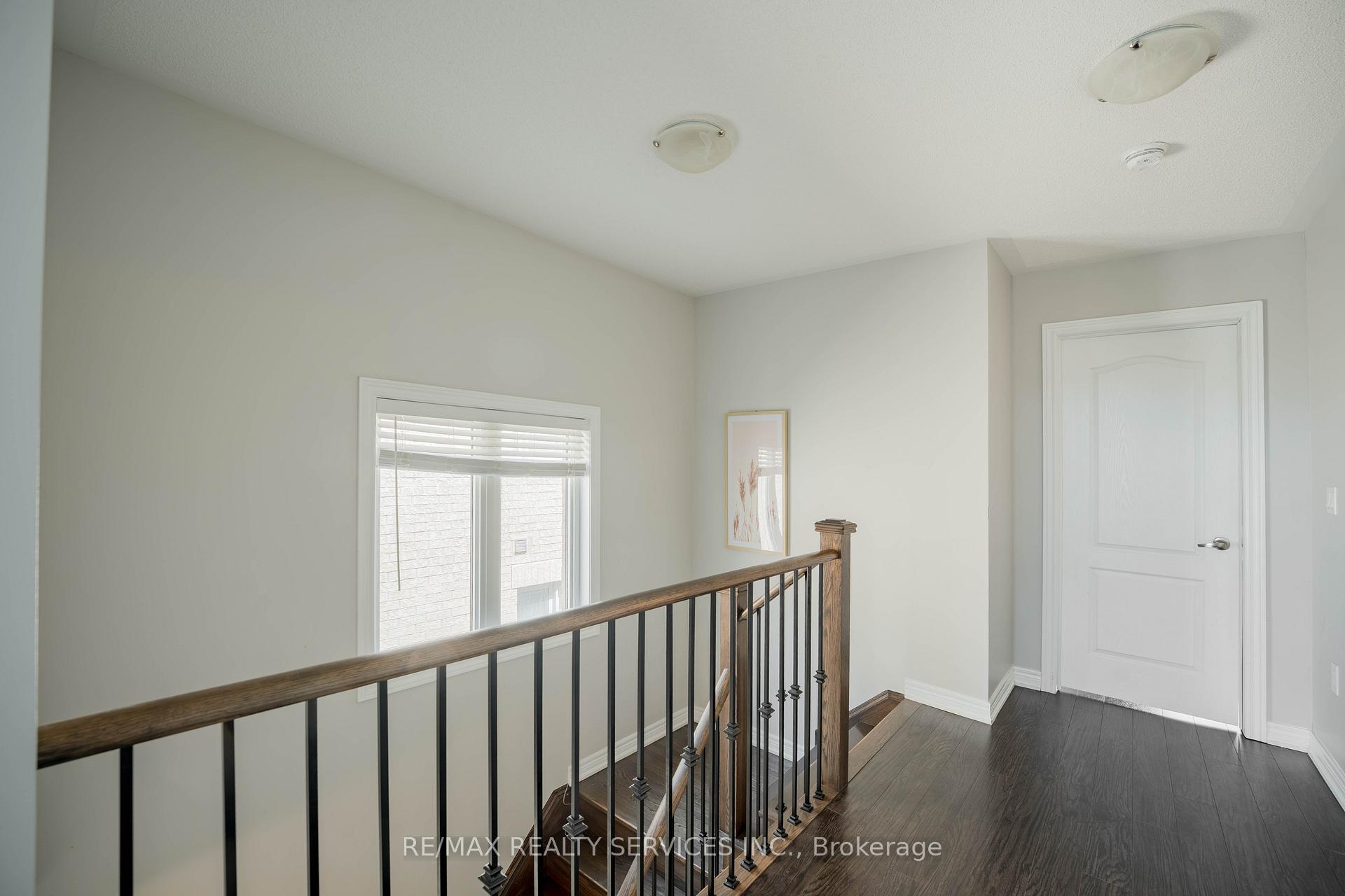 Photo 8 of 15 Ebury Drive, Brampton, Credit Valley — HOMEH