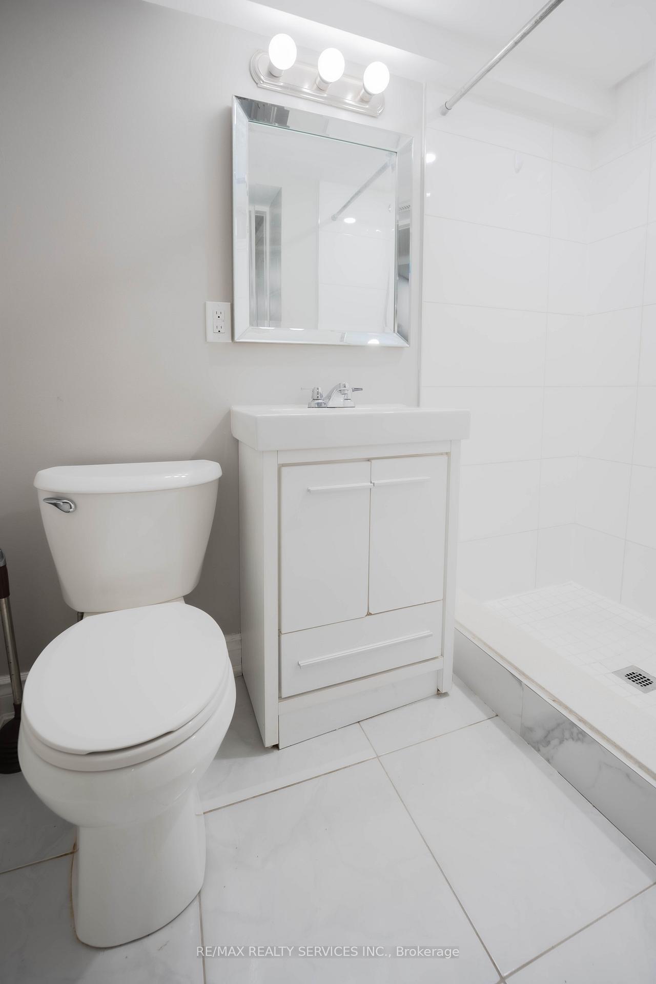 Photo 29 of 15 Ebury Drive, Brampton, Credit Valley — HOMEH