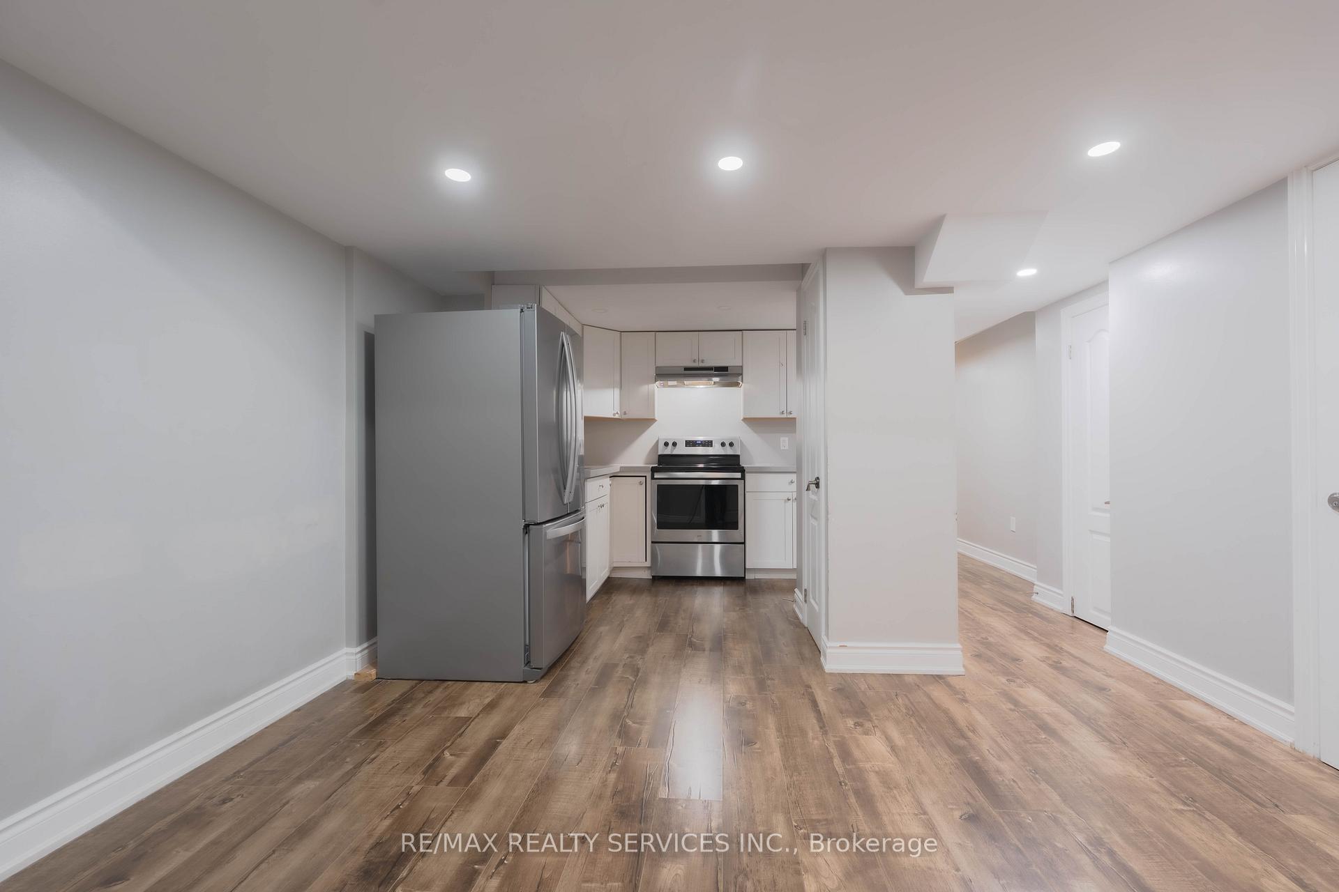 Photo 35 of 15 Ebury Drive, Brampton, Credit Valley — HOMEH