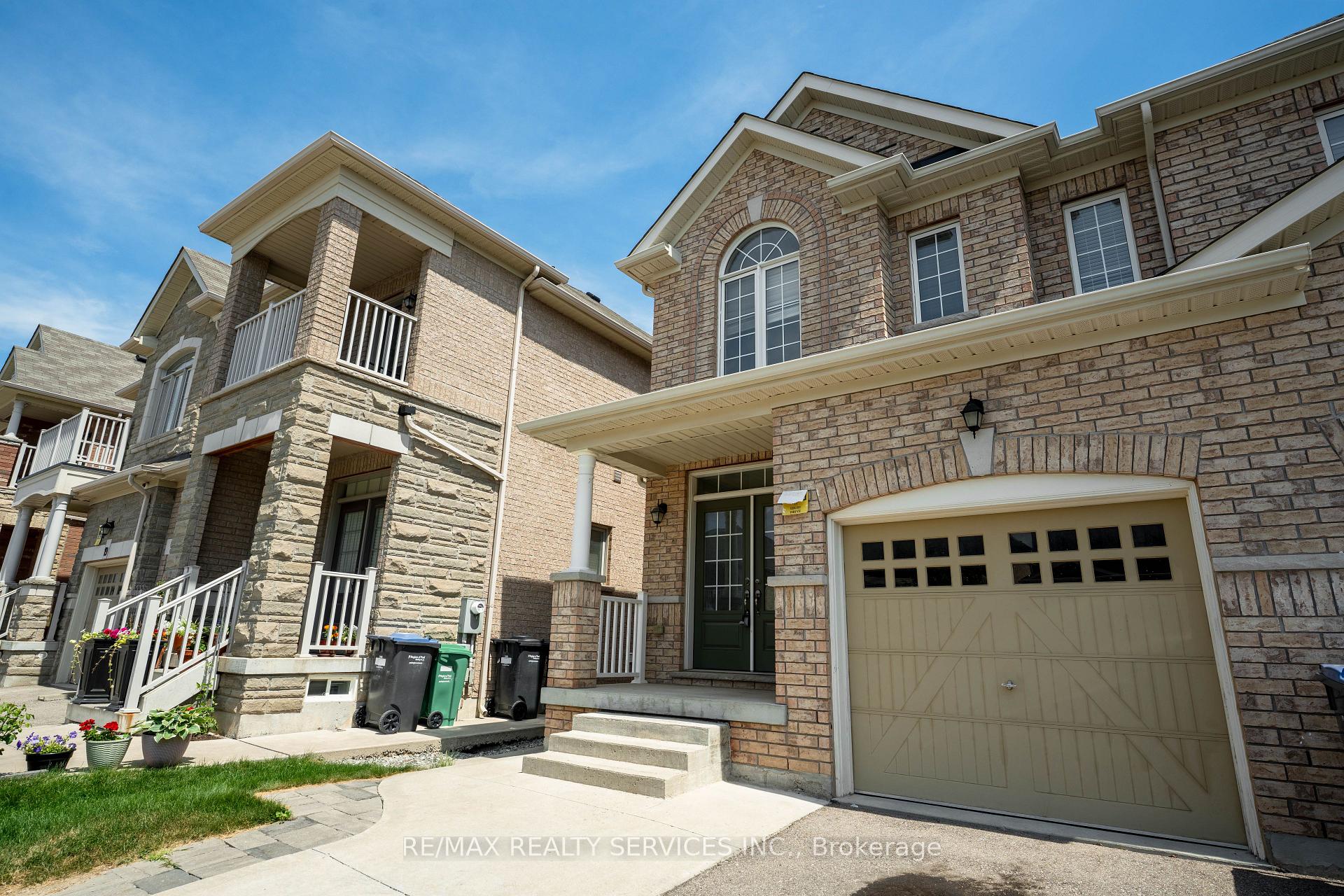 Photo 25 of 15 Ebury Drive, Brampton, Credit Valley — HOMEH