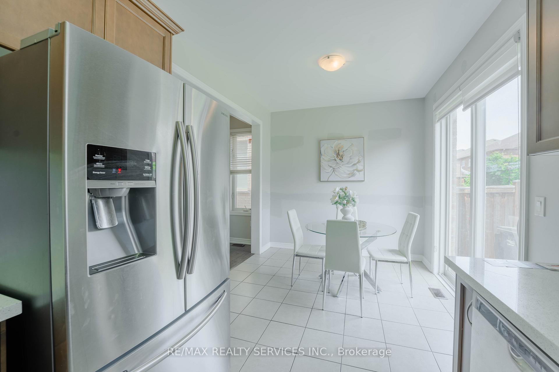 Photo 36 of 15 Ebury Drive, Brampton, Credit Valley — HOMEH