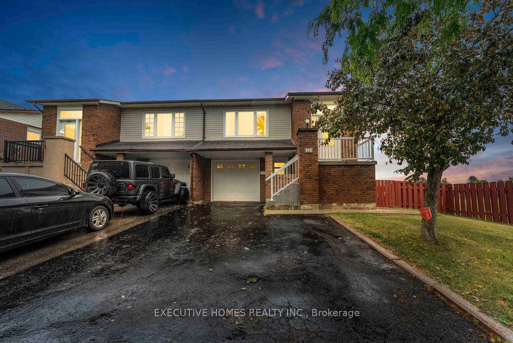 Front of 140 Weybridge Trail
