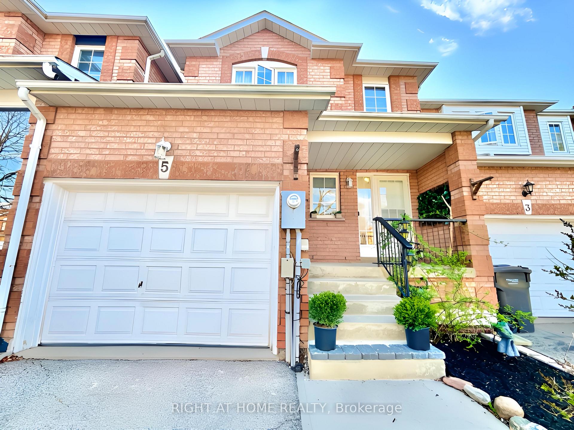 Photo 1 of 5 Torada Court, Brampton, Snelgrove — HOMEH
