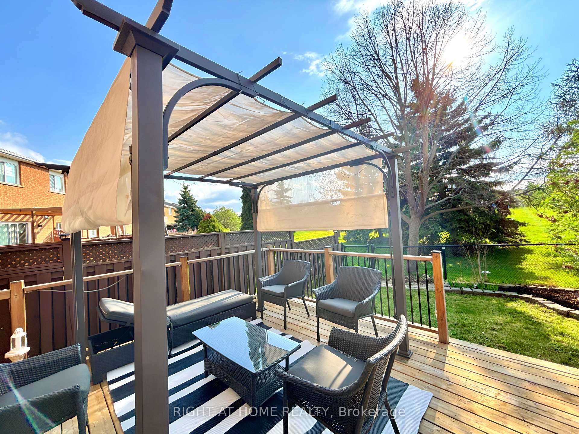 Photo 4 of 5 Torada Court, Brampton, Snelgrove — HOMEH