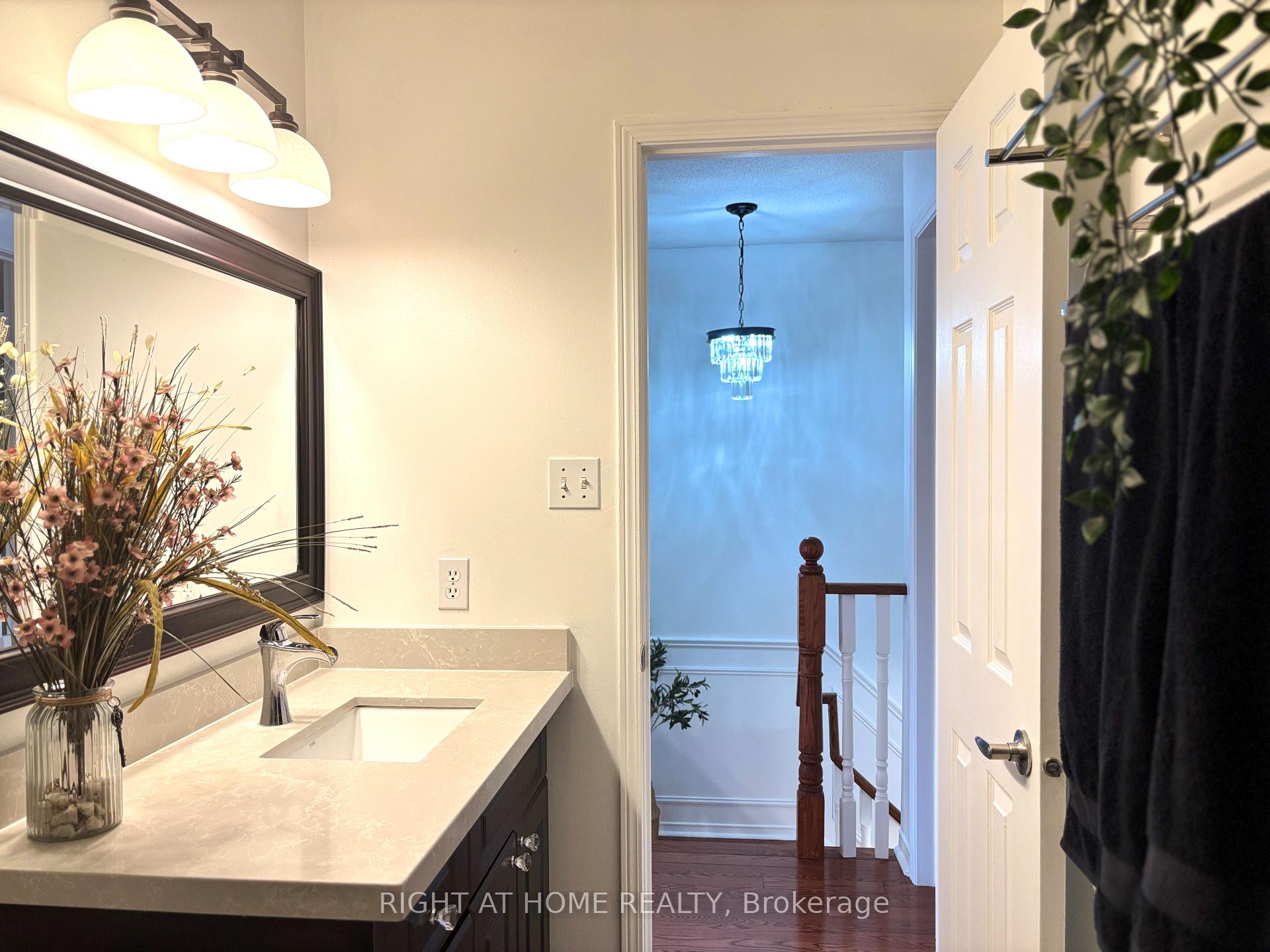 Photo 13 of 5 Torada Court, Brampton, Snelgrove — HOMEH