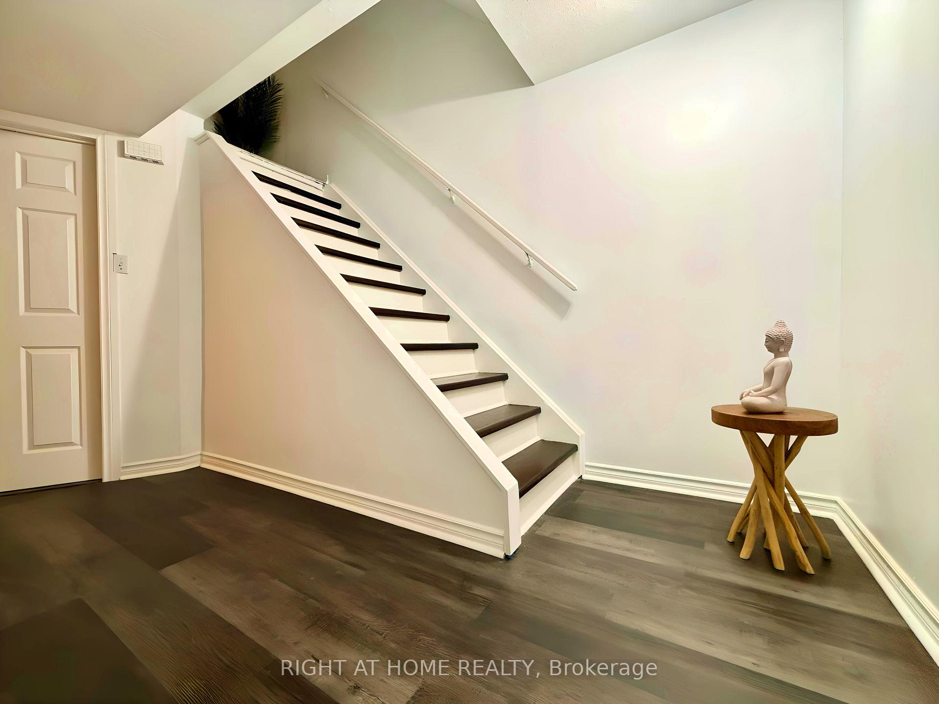 Photo 16 of 5 Torada Court, Brampton, Snelgrove — HOMEH