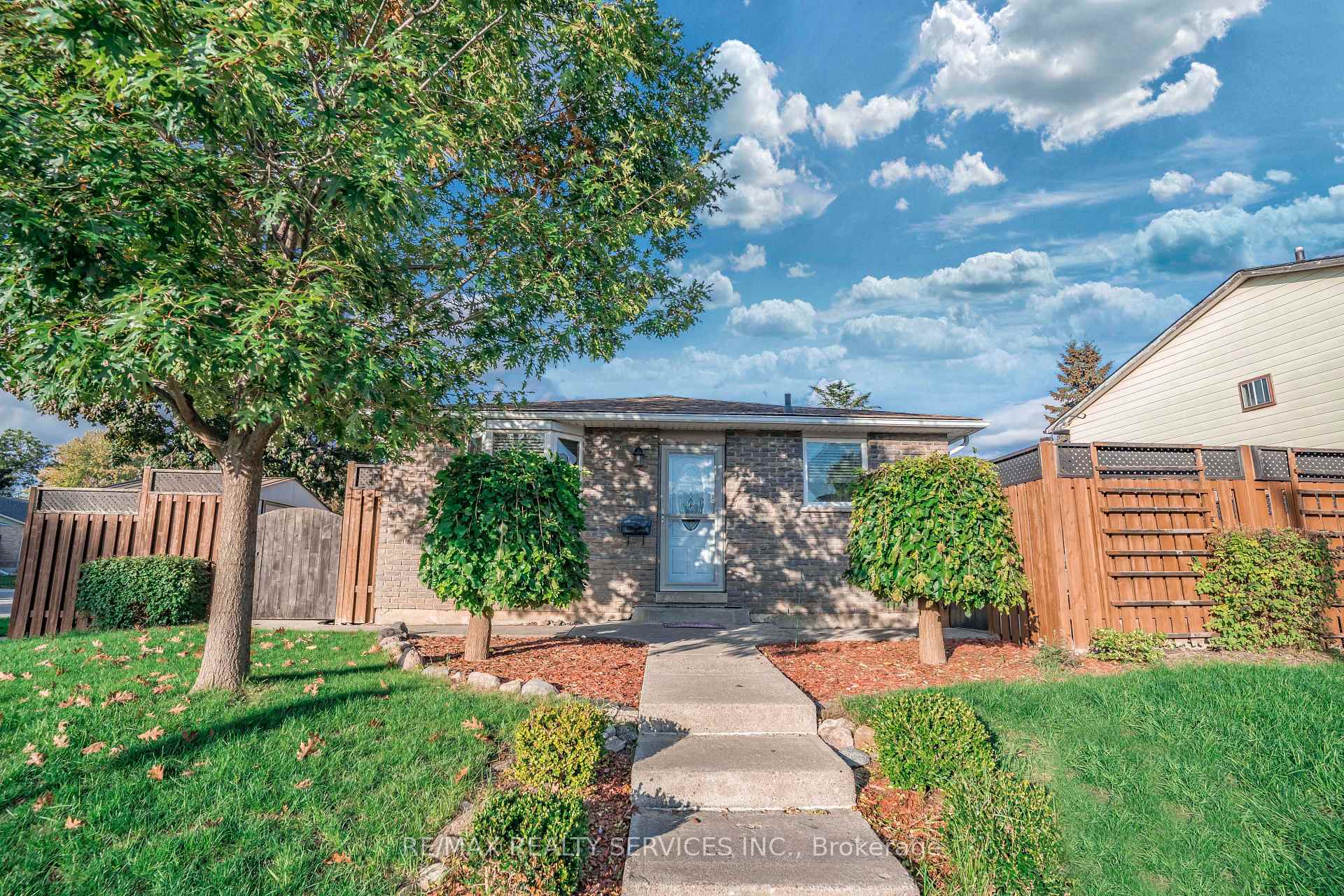 Photo 2 of 66 Tindale Road, Brampton, Madoc — HOMEH