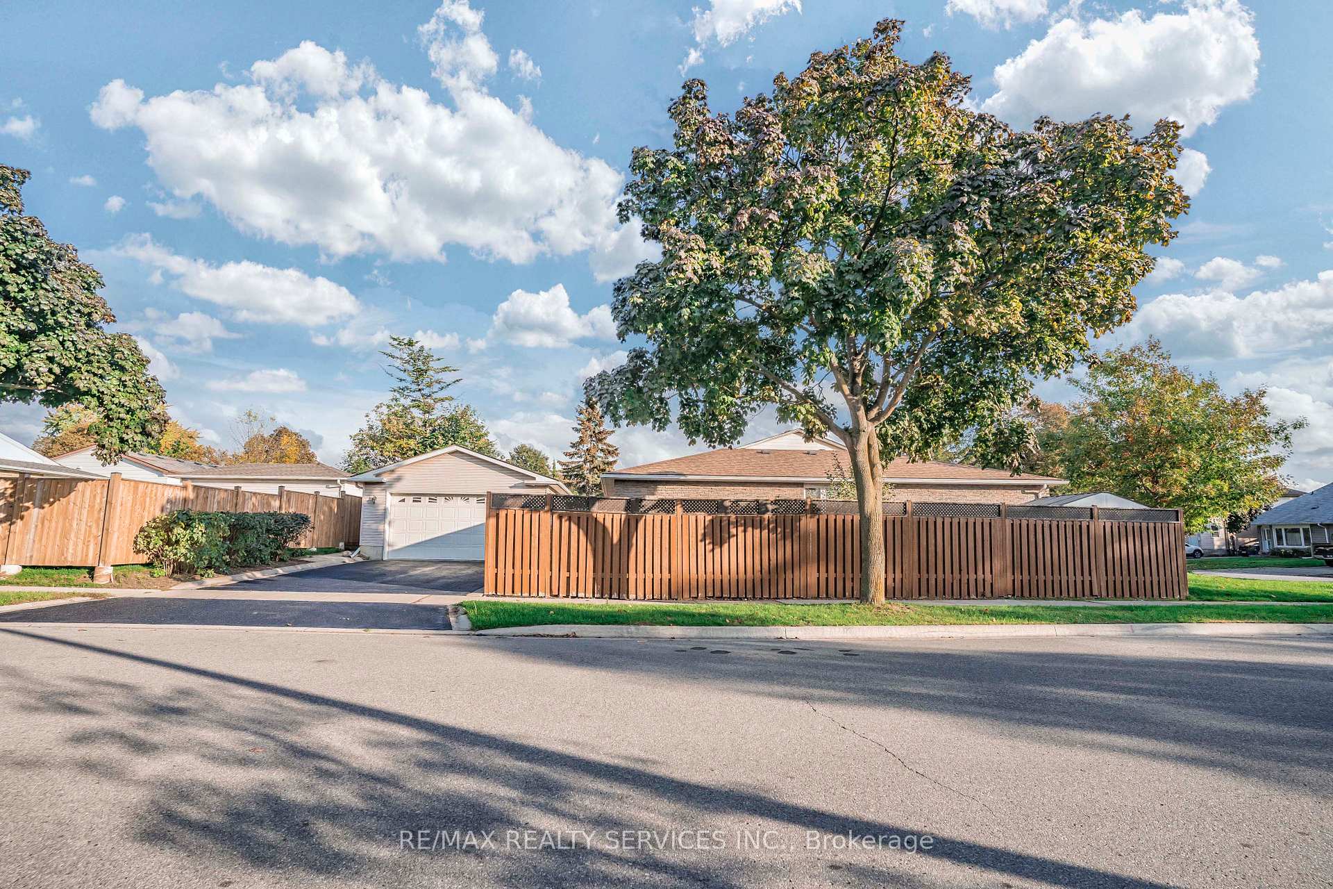 Photo 5 of 66 Tindale Road, Brampton, Madoc — HOMEH