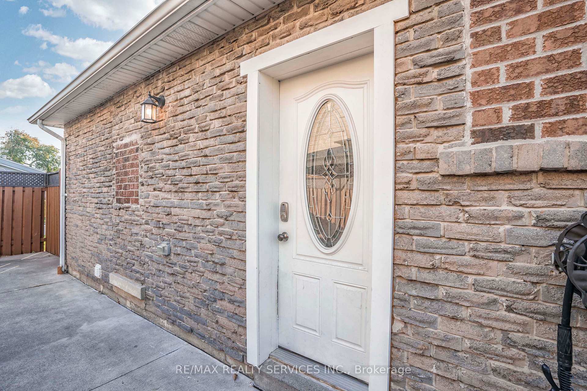 Photo 7 of 66 Tindale Road, Brampton, Madoc — HOMEH