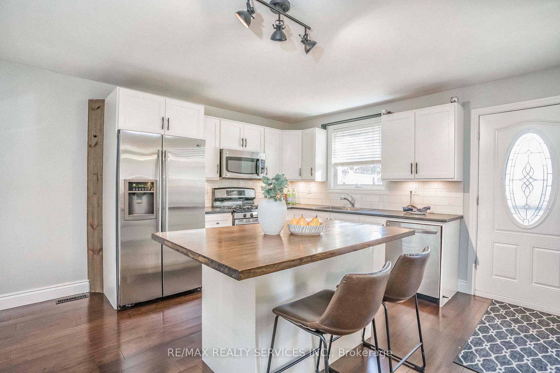 Photo 17 of 66 Tindale Road, Brampton, Madoc — HOMEH