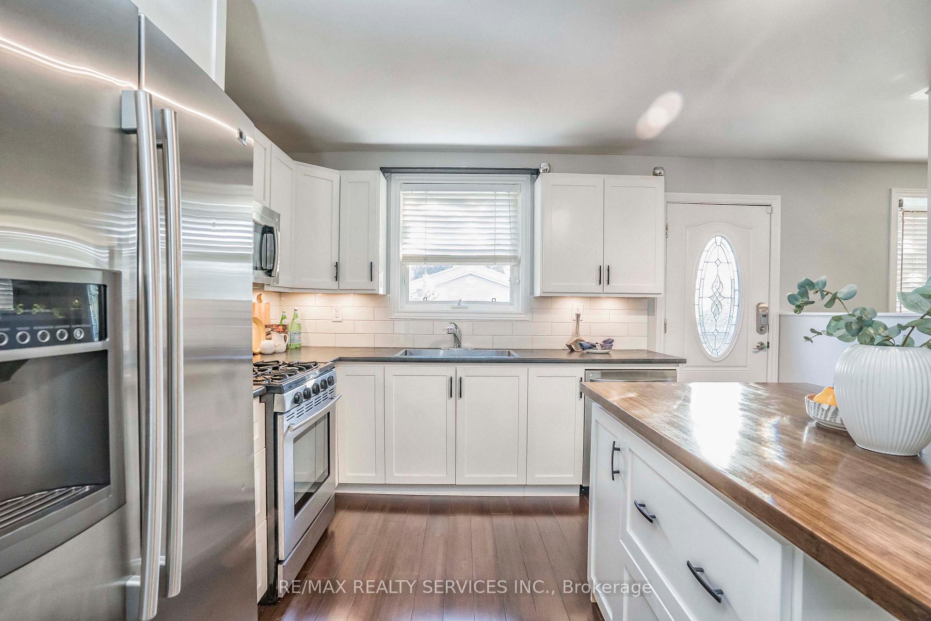 Photo 19 of 66 Tindale Road, Brampton, Madoc — HOMEH