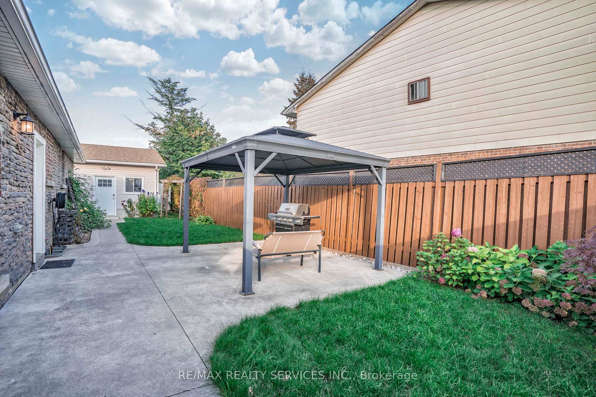 Photo 34 of 66 Tindale Road, Brampton, Madoc — HOMEH