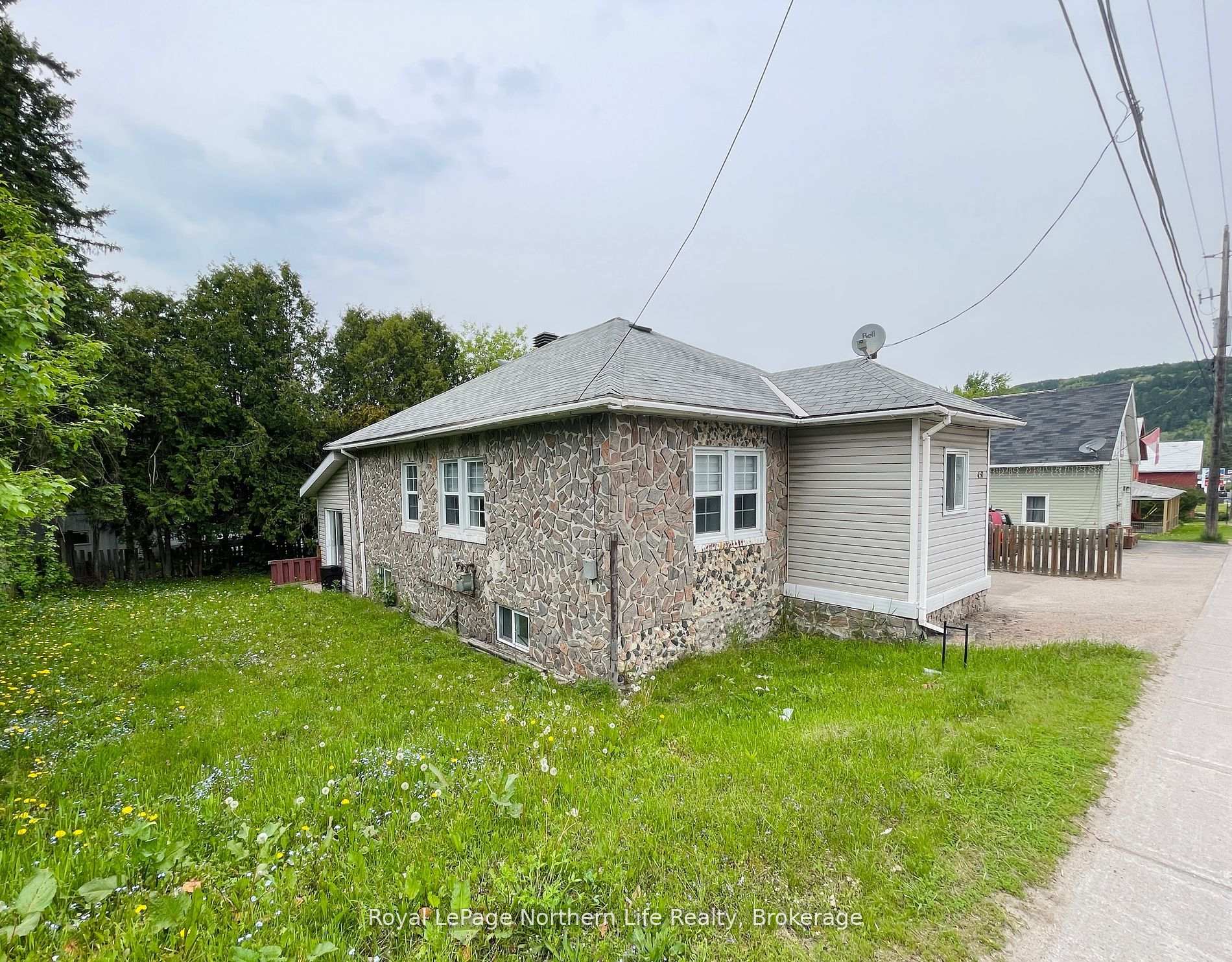 Photo 2 of 450 Mcconnell Street, Mattawa — HOMEH