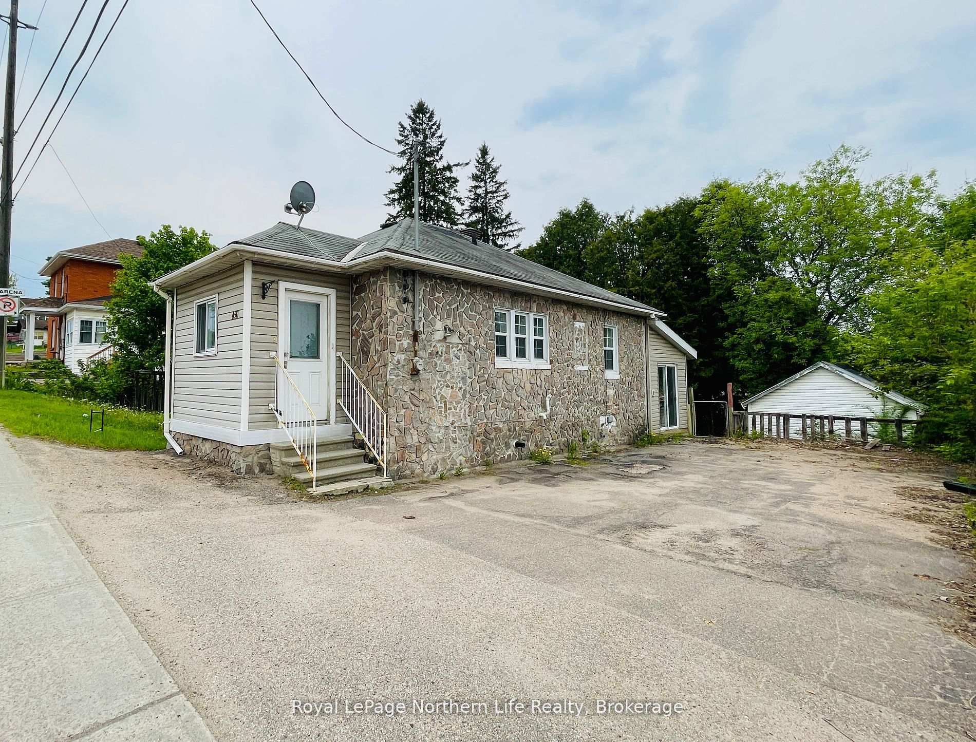 Photo 3 of 450 Mcconnell Street, Mattawa — HOMEH