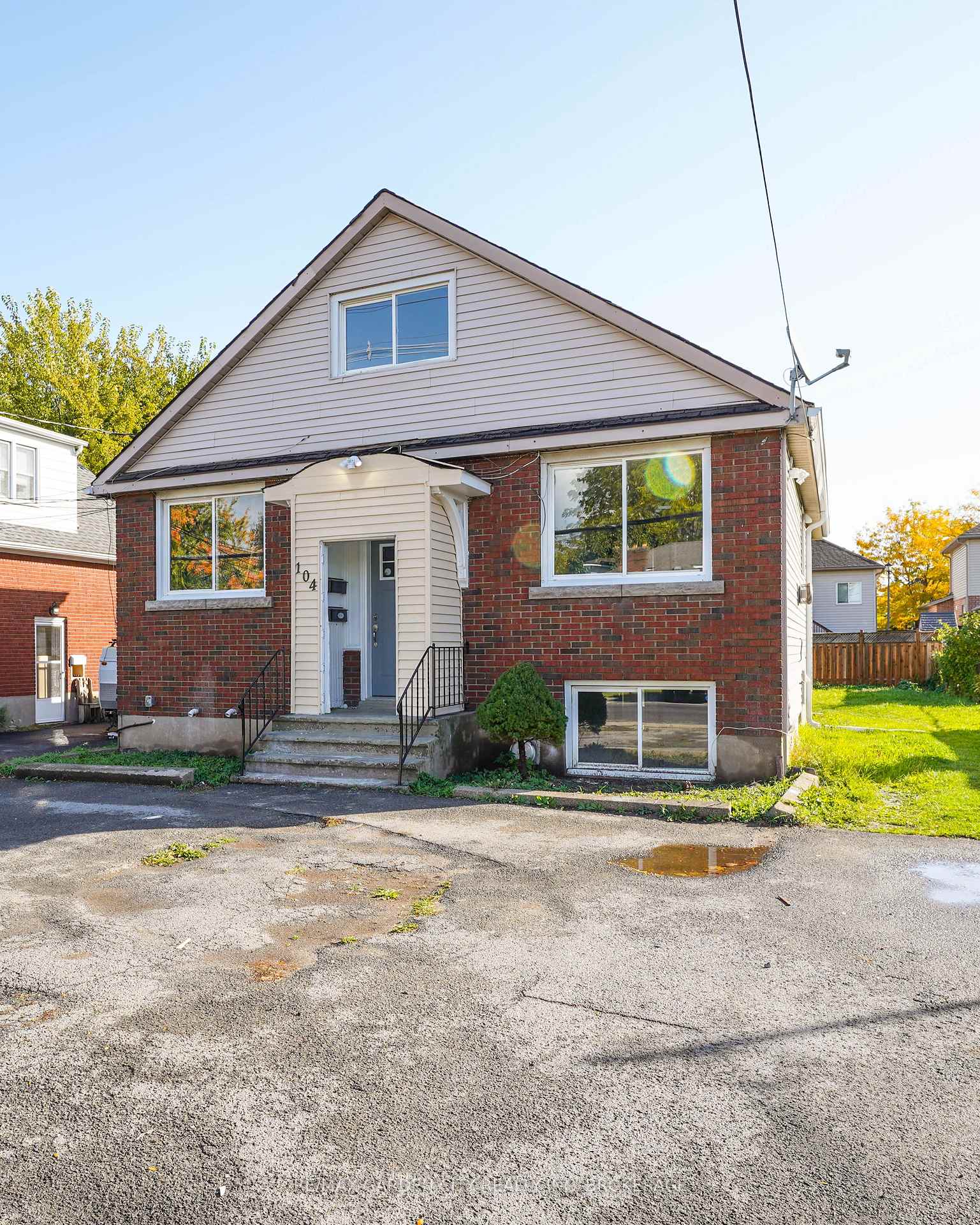 Photo 1 of Unit 5, 104 Haig Street, St. Catharines, Haig — HOMEH
