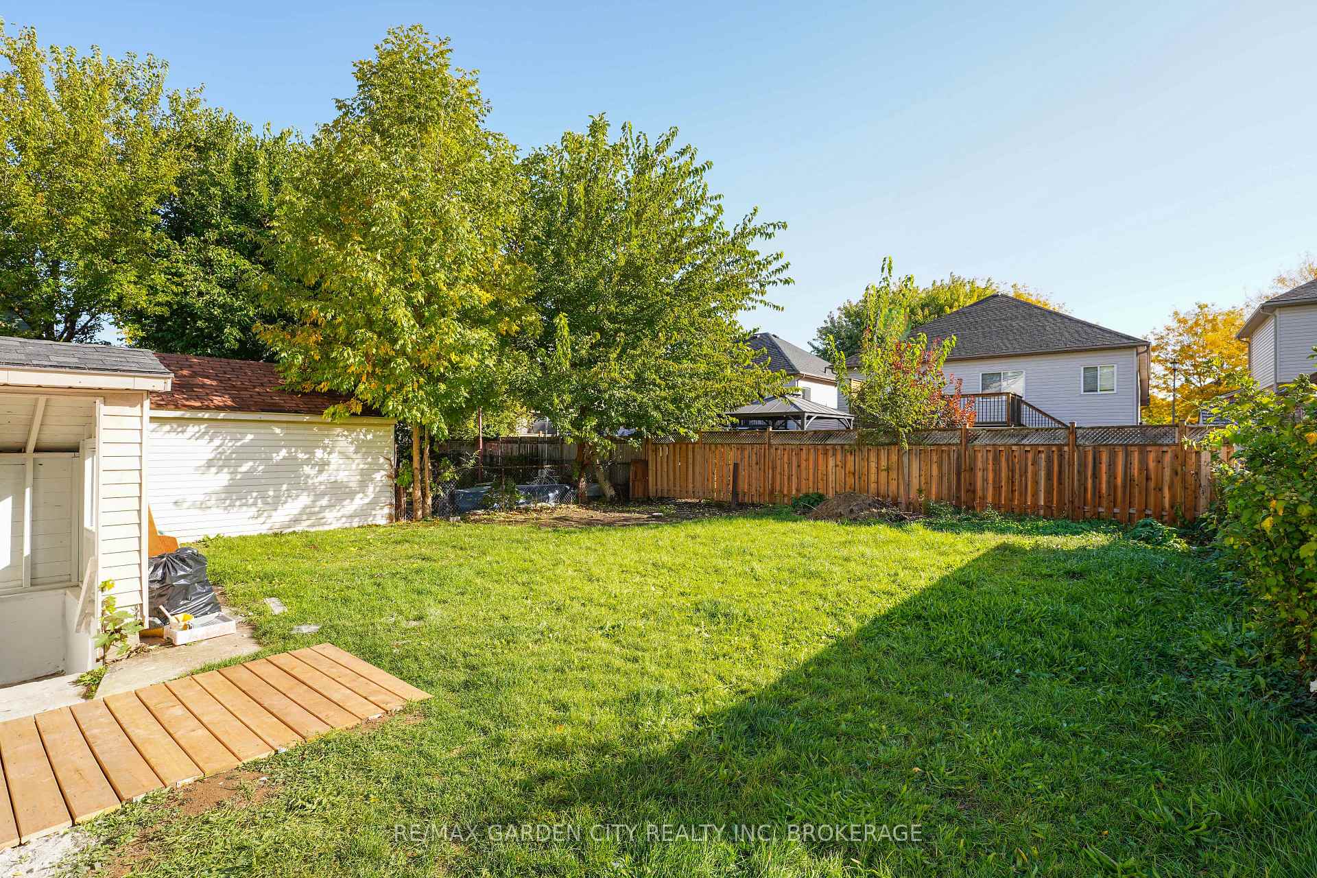 Photo 3 of Unit 5, 104 Haig Street, St. Catharines, Haig — HOMEH