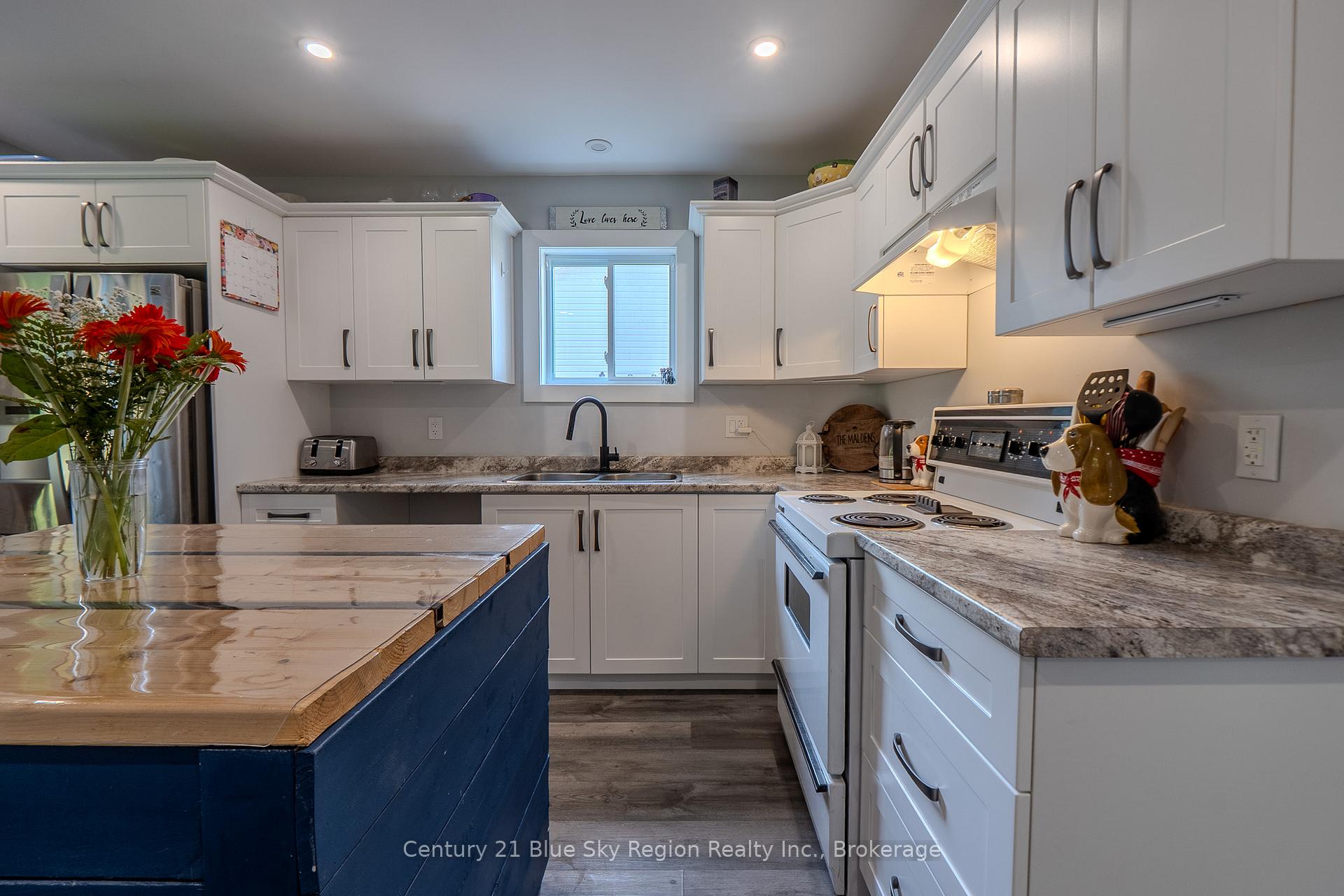 Photo 11 of 360 Spetz Avenue, Powassan — HOMEH