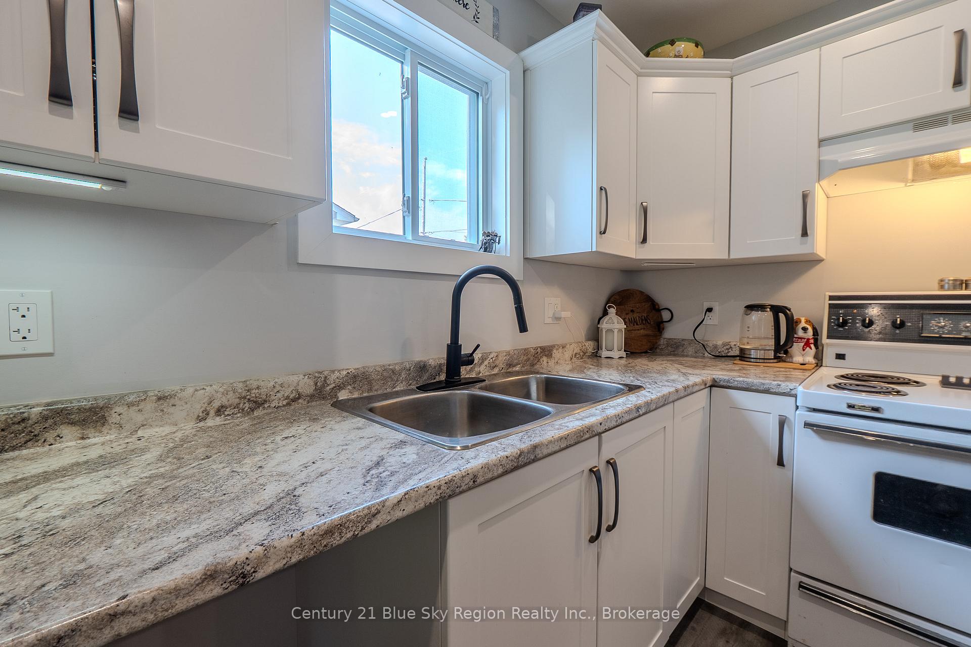 Photo 13 of 360 Spetz Avenue, Powassan — HOMEH