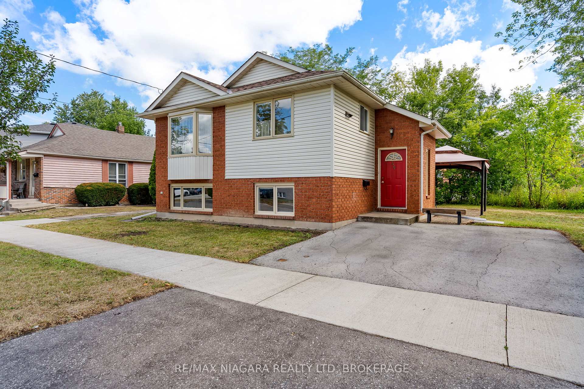 Front of 59 Leeper Street