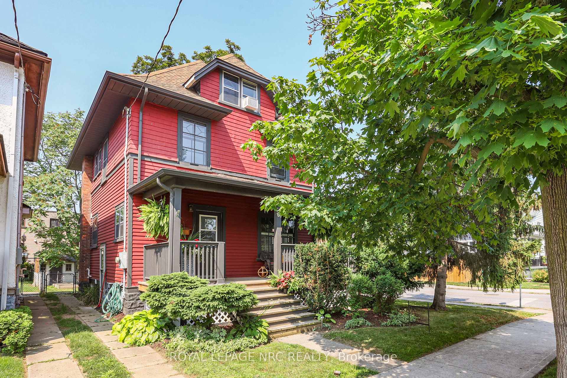 Front of 61 Thomas Street