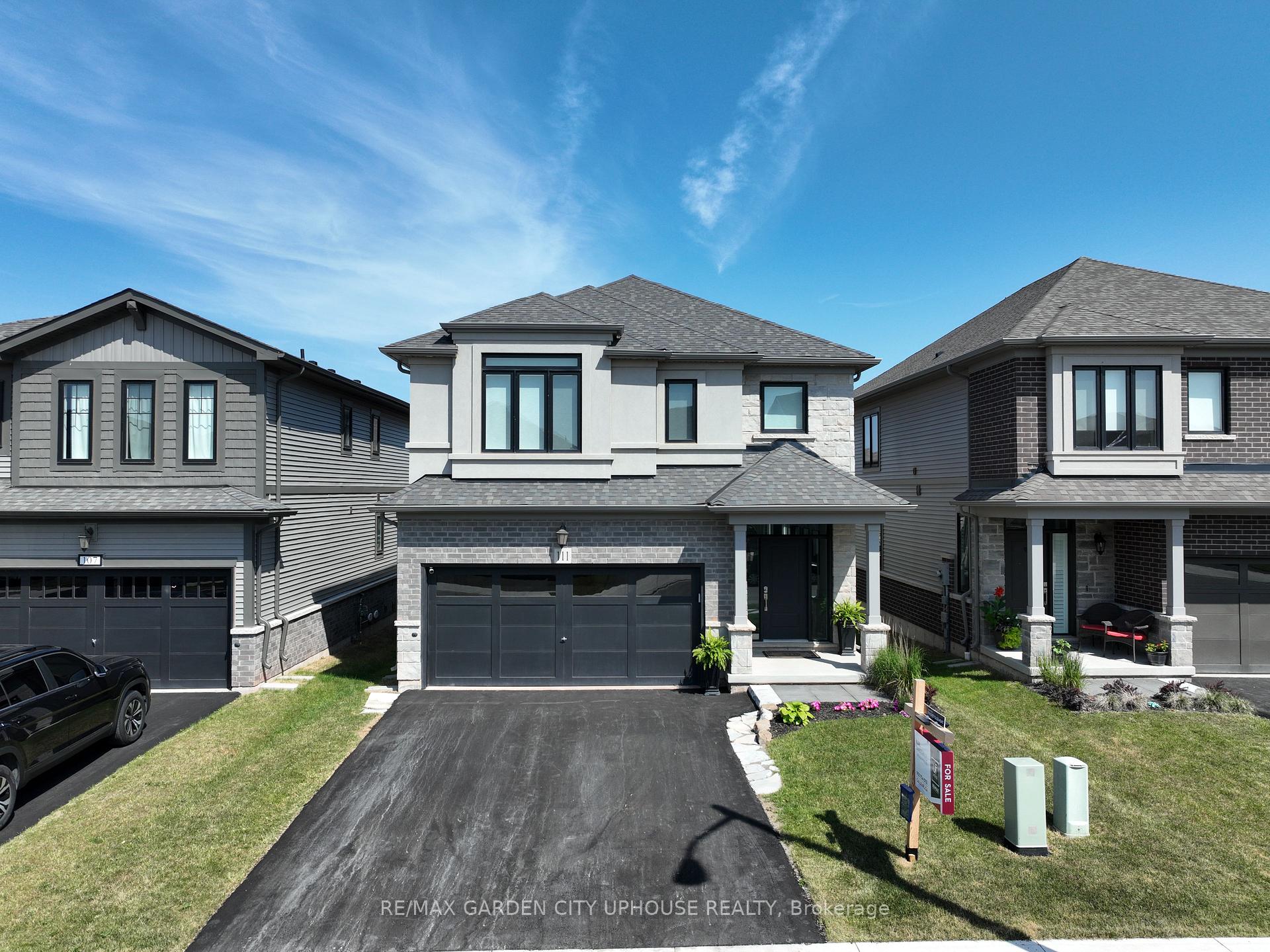 Front of 111 Starfire Crescent